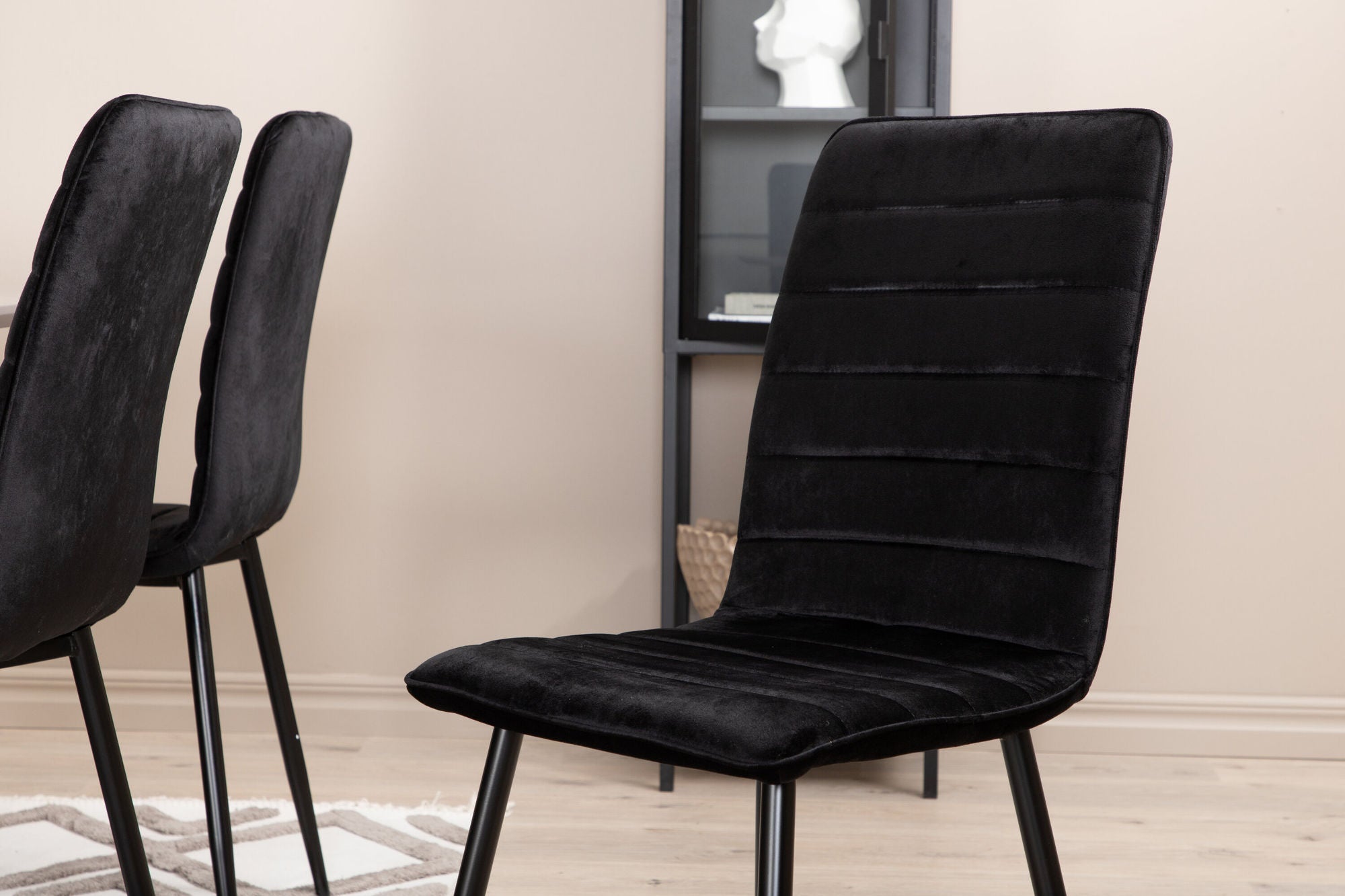 Venture Home Piazza spisebord , Black Grey Veneer+Windu Lyx stol , Black Black Velvet_6