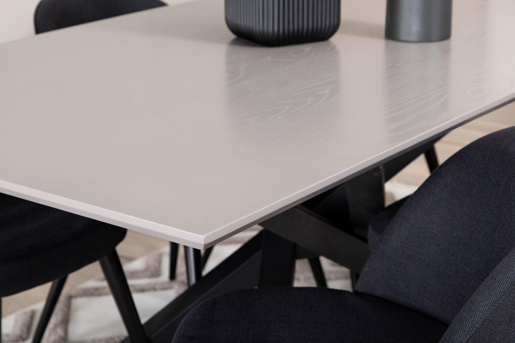 Venture Home Piazza spisebord , Black Grey Veneer+Velvet Dining Chiar , Black legs, Black Fabric_6