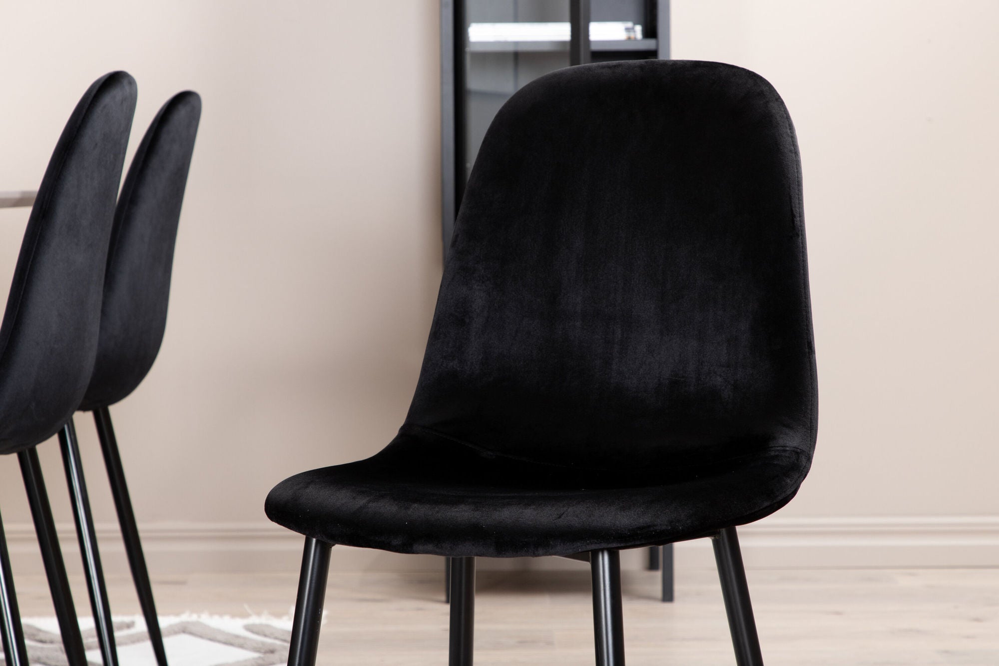 Venture Home Piazza spisebord , Black Grey Veneer+Polar Spisebordsstol , Black legs Black Velvet (ers√§tter 19902,888)_6