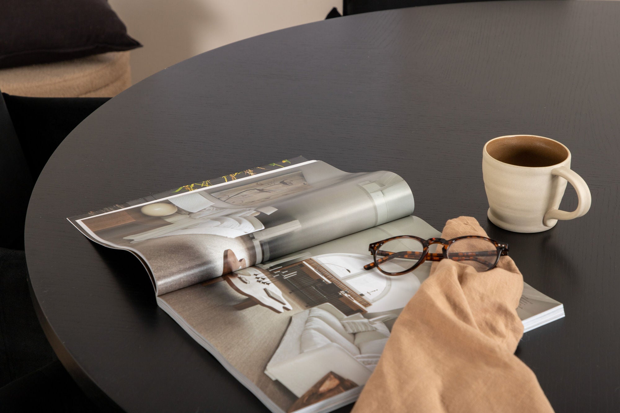 Venture Home Copenhagen - spisebord round - Black / Black+Petra stol - Distressed Copper / Black Velvet_6