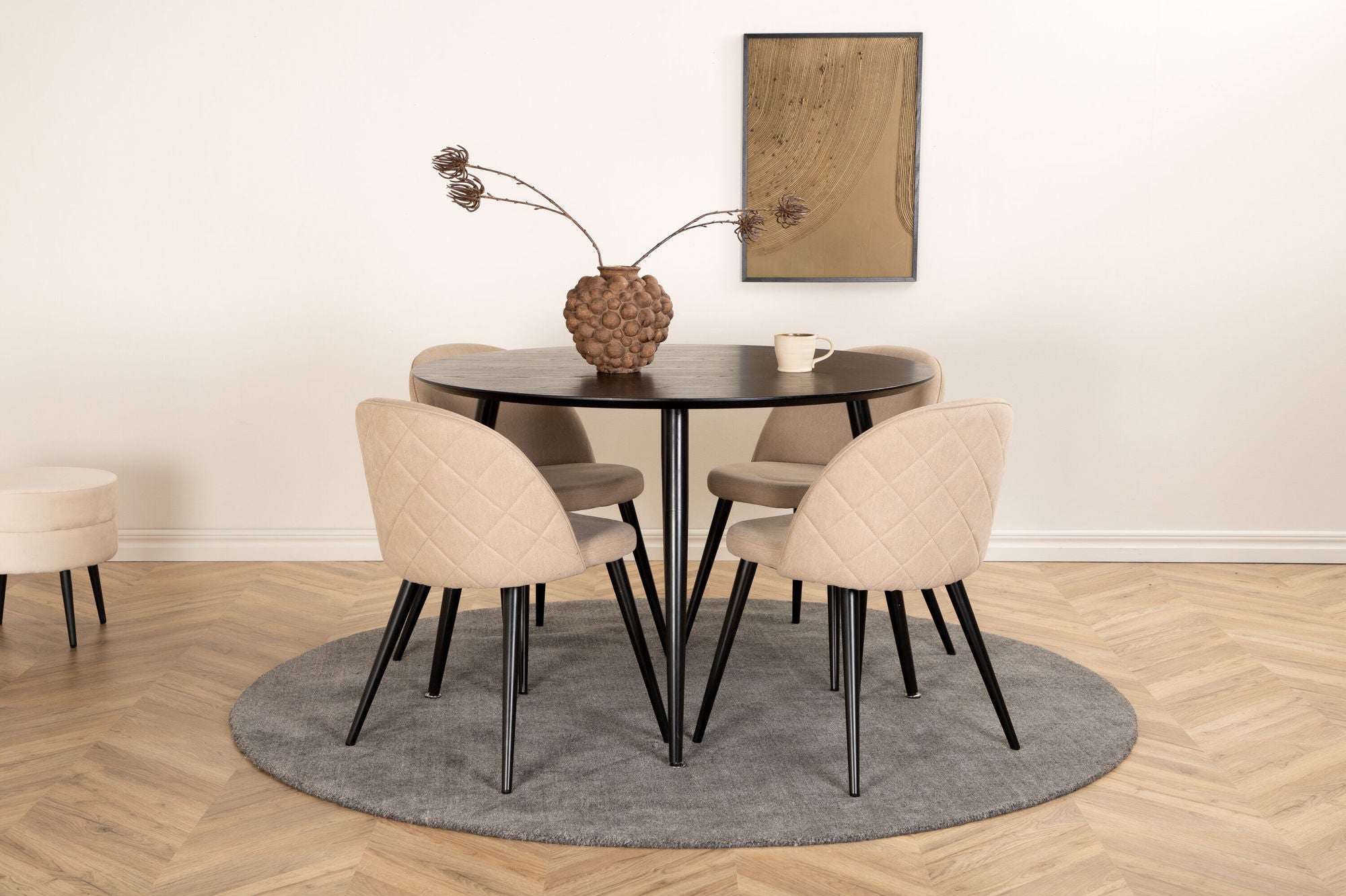 Venture Home Dipp spisebord - 115cm - Black Veneer / All black legs +Velvet Stitches stol - Black / Beige Fabric (Polyester linen )_4