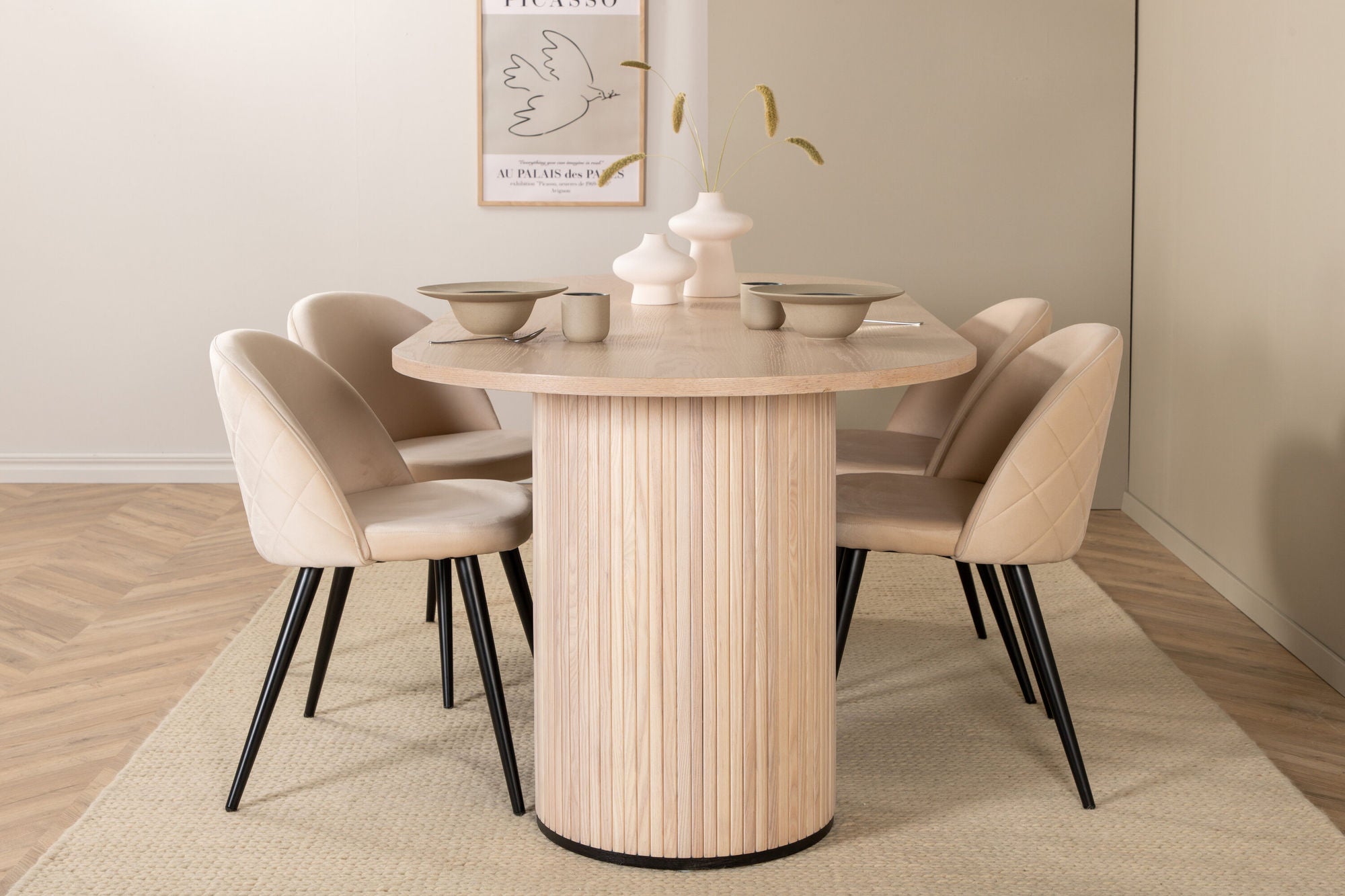 Venture Home Bianca Oval spisebord , White Wash Black Veneer+Velvet Stitches stol , Black Beige Fabric (Polyester linen )_4