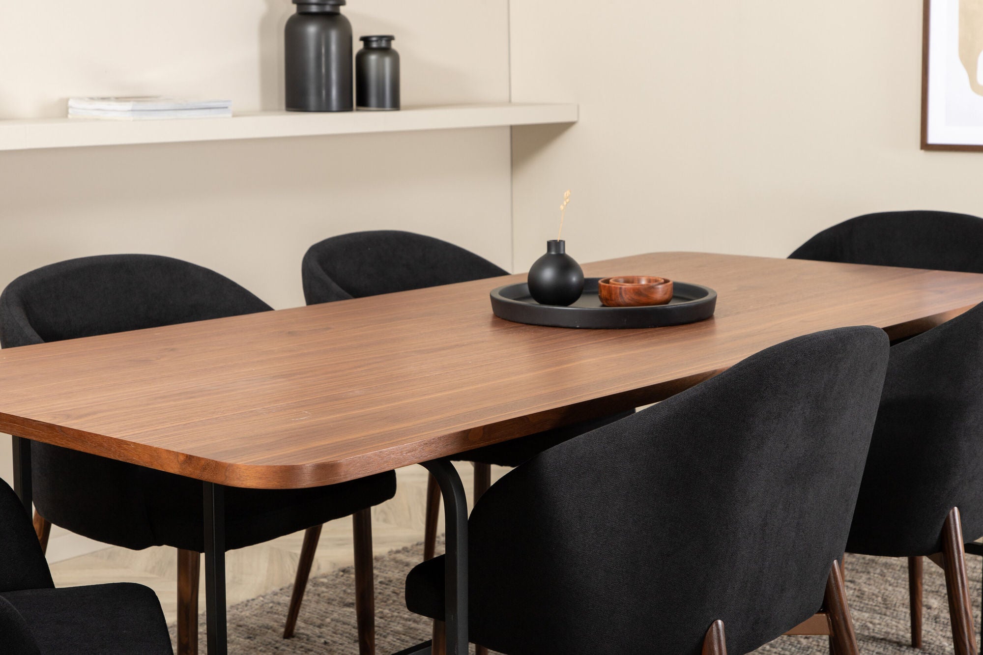Venture Home Uno spisebord , Black Walnut Veneer+Arch Spisebordsstol , Walnut Legs , Black Fabric_6