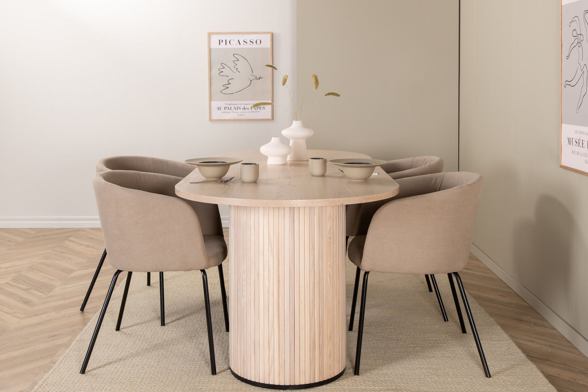 Venture Home Bianca Oval spisebord , White Wash Black Veneer+Berit stol , Black Beige Fabric (Polyester linen )_4