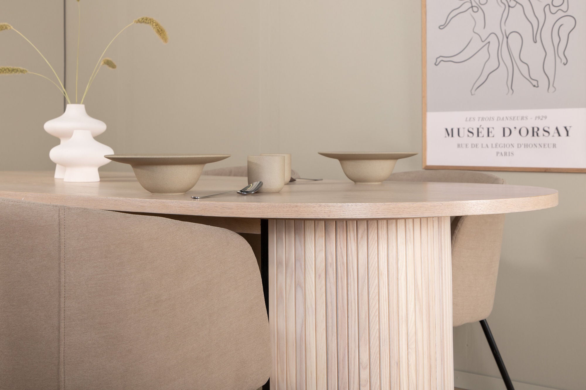 Venture Home Bianca Oval spisebord , White Wash Black Veneer+Berit stol , Black Beige Fabric (Polyester linen )_4