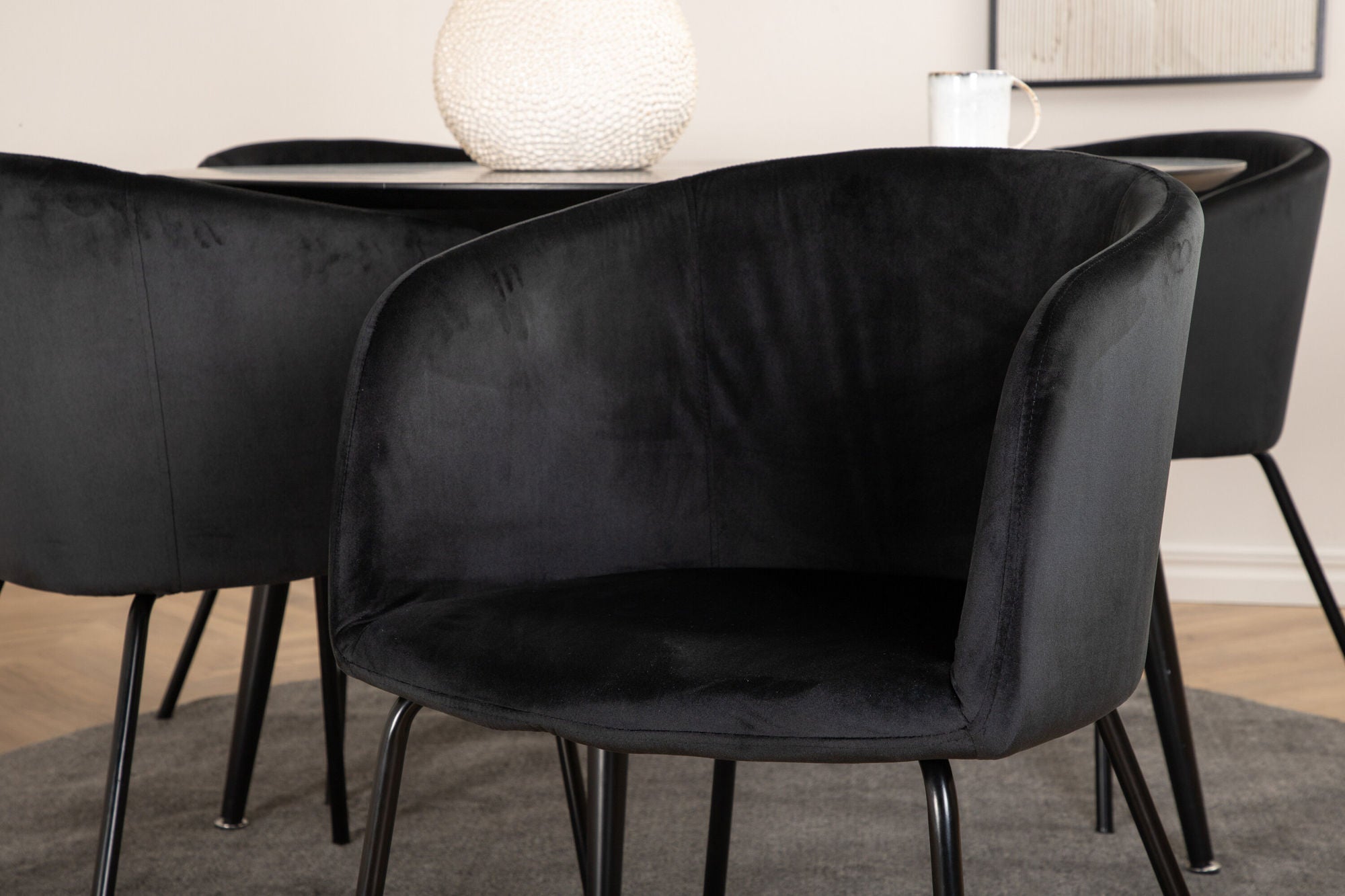 Venture Home Dipp spisebord - 115cm - Black Veneer / All black legs +Berit stol - Black / Black Velvet_4