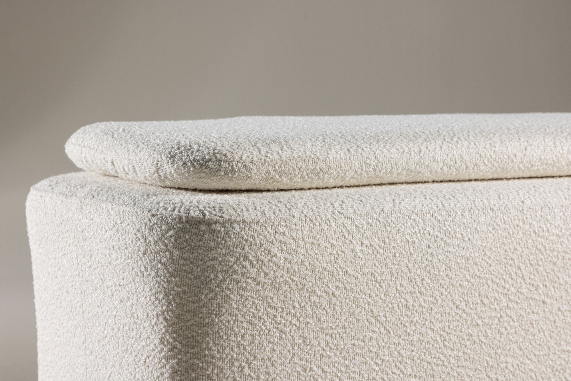 Venture Home Laurel  Ottoman - White boucle  /