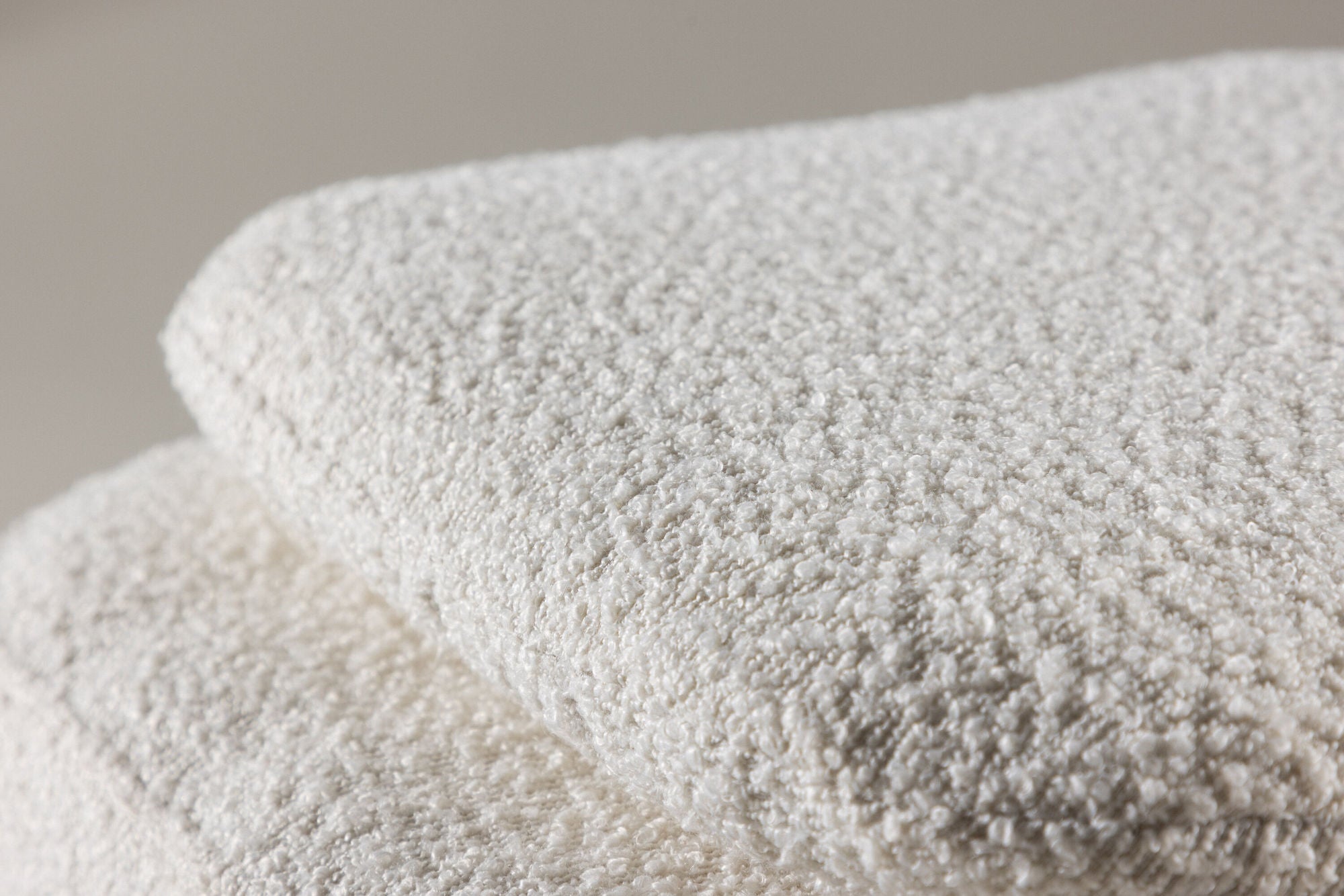 Venture Home Laurel  Ottoman - White boucle  /