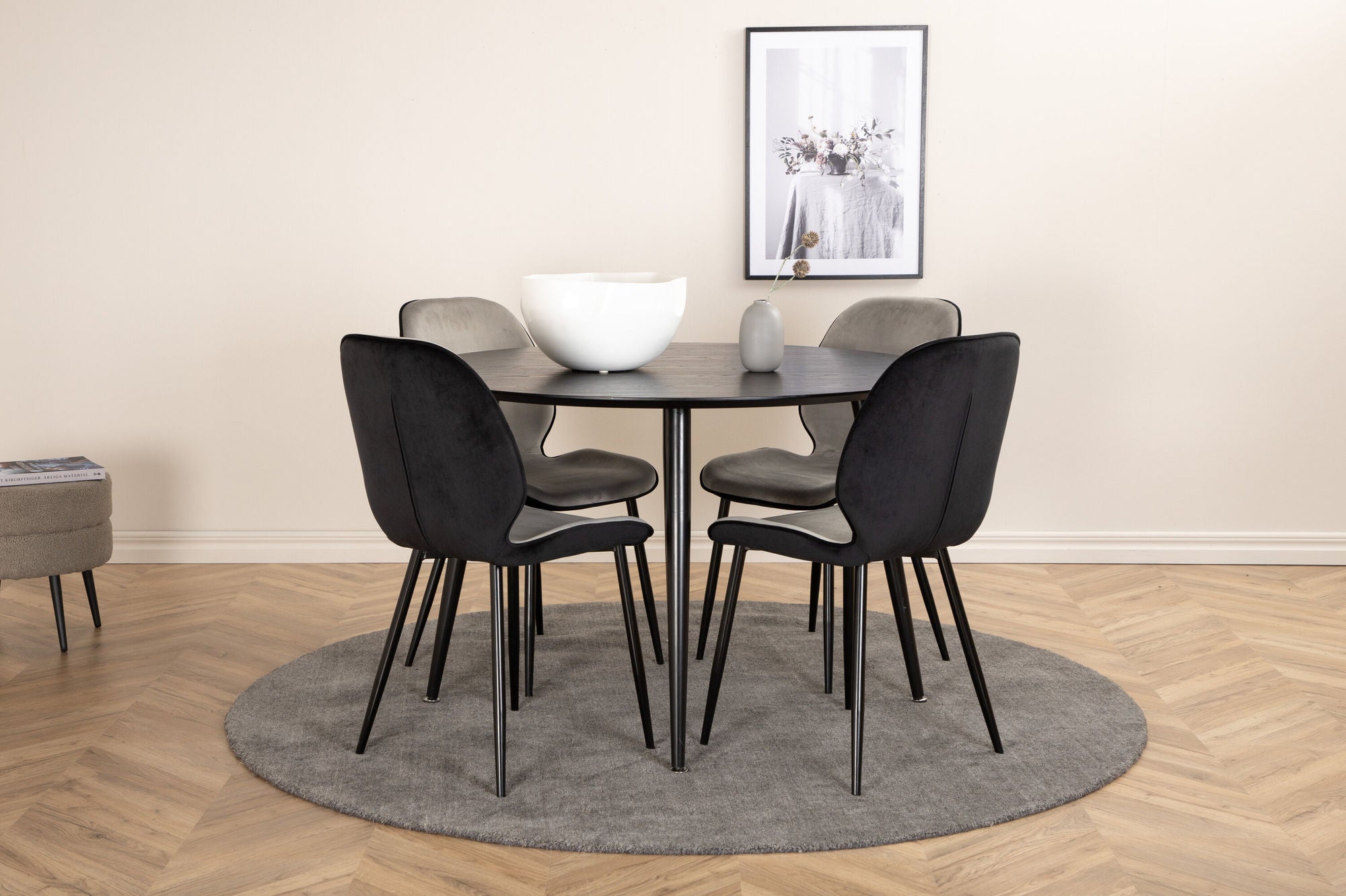 Venture Home Dipp spisebord - 115cm - Black Veneer / All black legs +Emma stol - Black / Black and Light Grey Black Velvet in Back Grey Velvet in front_4