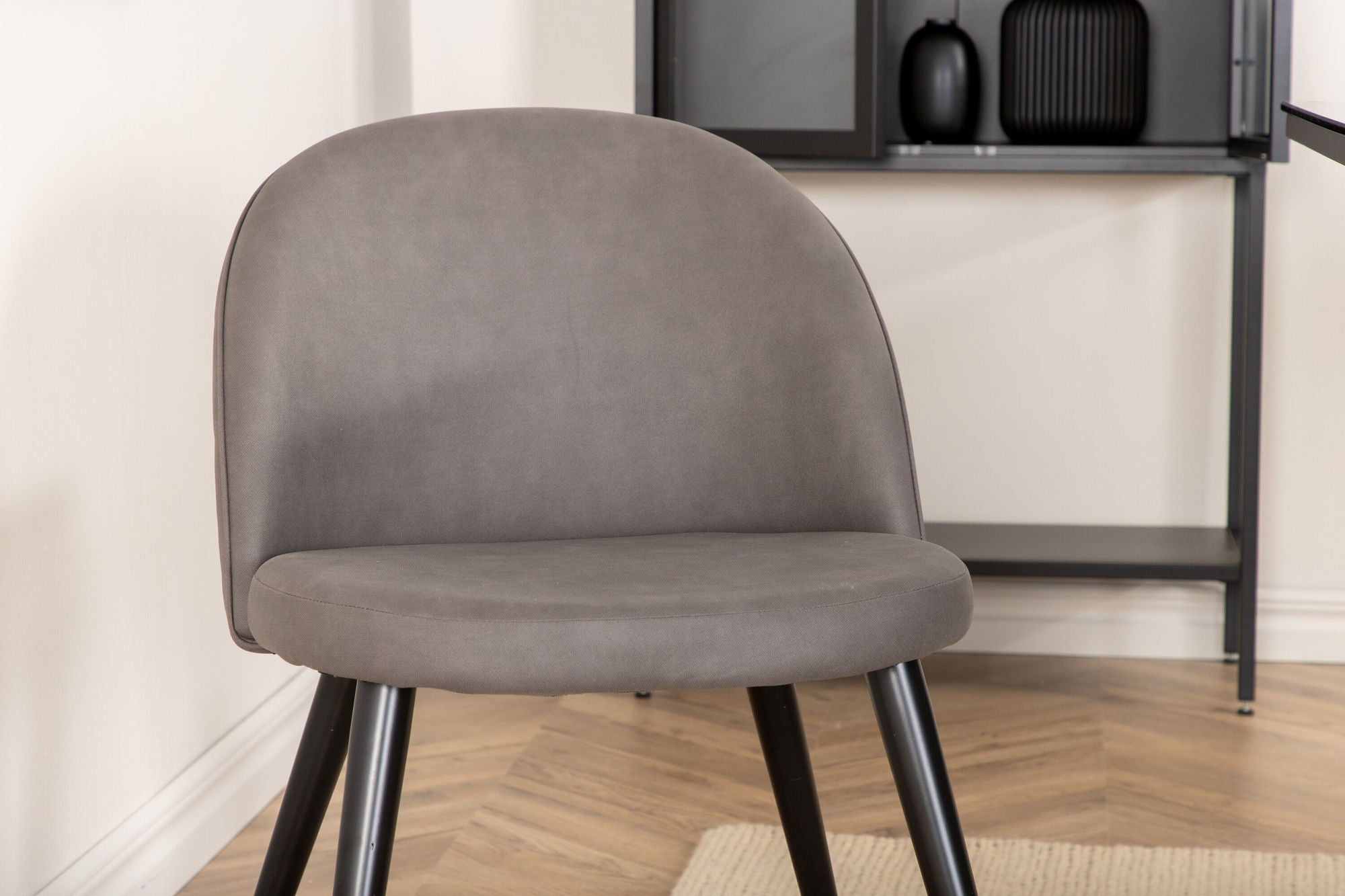 Venture Home Leif spisebord , Black Black smoked smoked Glass+Velvet Stitches stol , Black Grey Micro Fibre_6