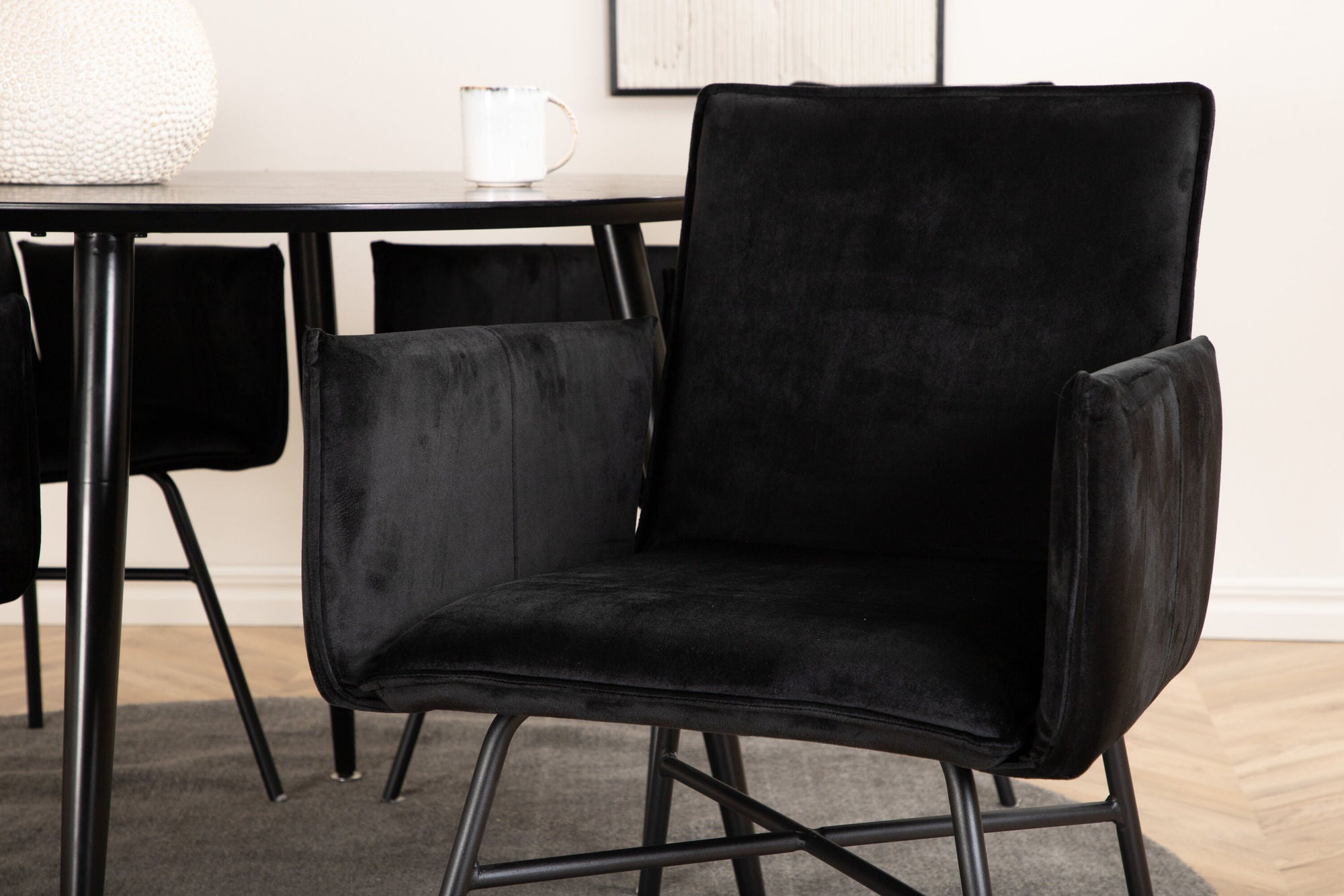 Venture Home Dipp spisebord - 115cm - Black Veneer / All black legs +Petra stol - Black / Black Velvet_4