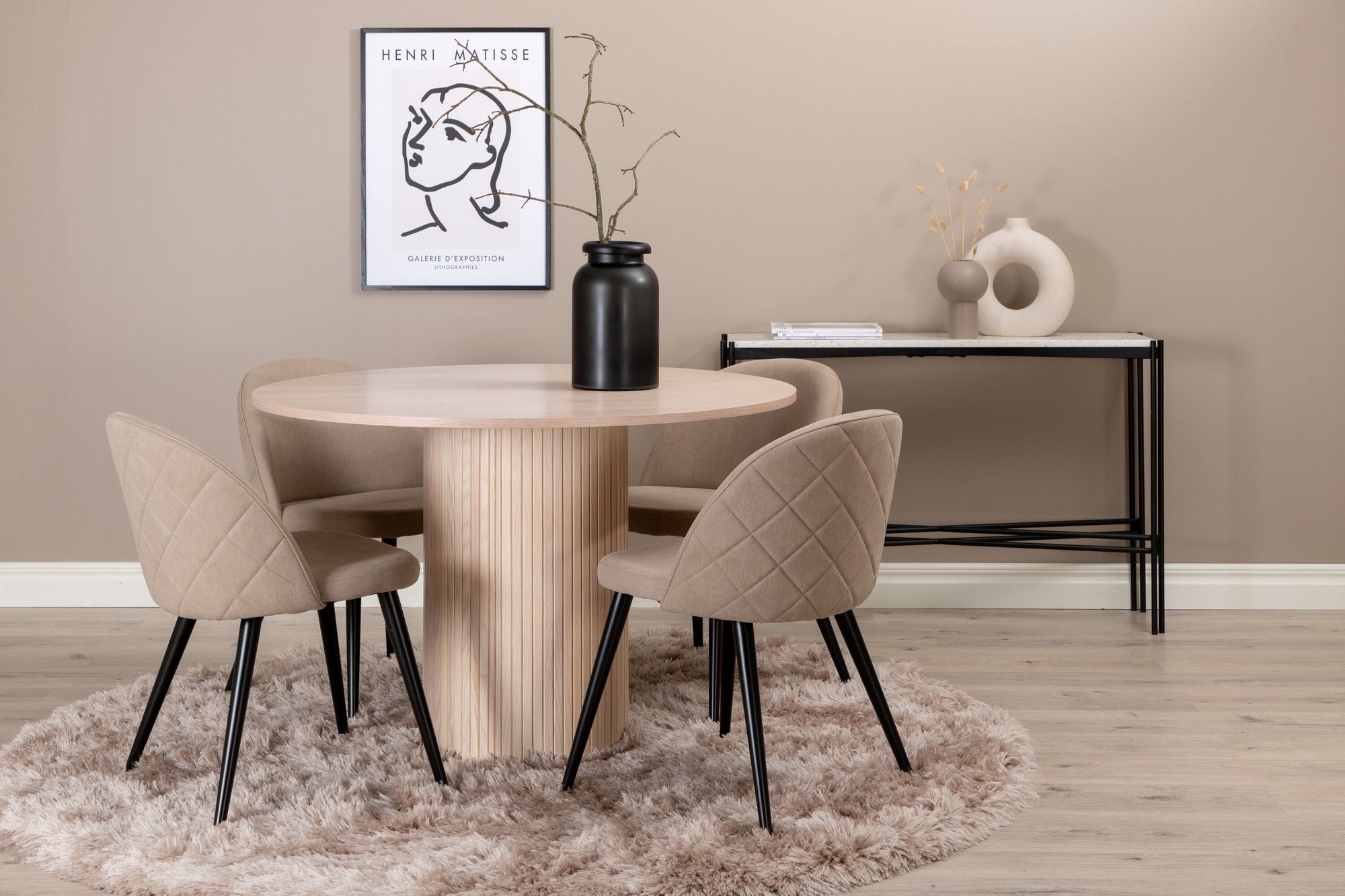 Venture Home Bianca rund spisebord , White Wash Black Veneer+Velvet Stitches stol , Black Beige Fabric (Polyester linen )_4
