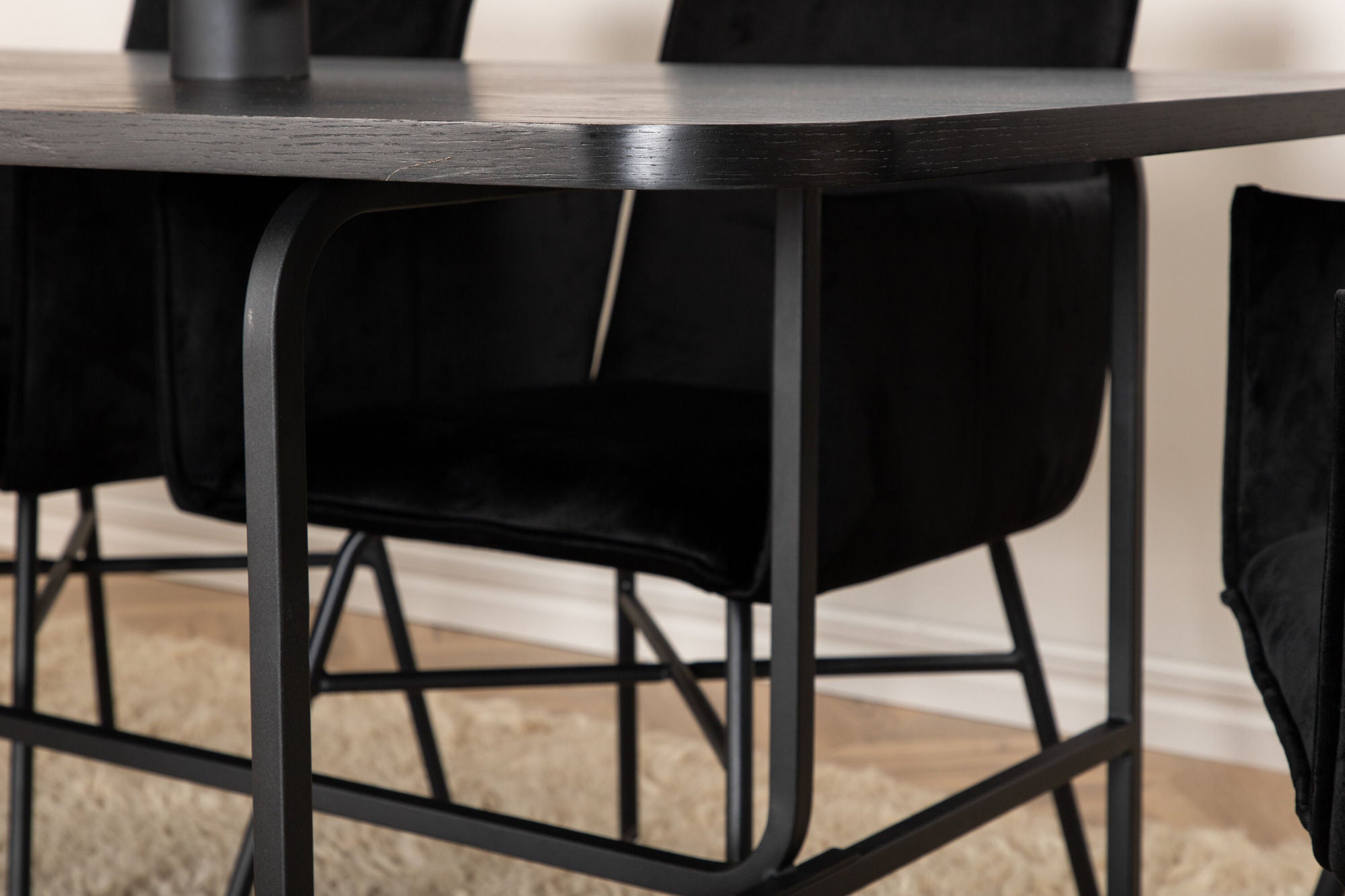 Venture Home Uno spisebord , Black Black Veneer+Petra stol , Black Black Velvet_6