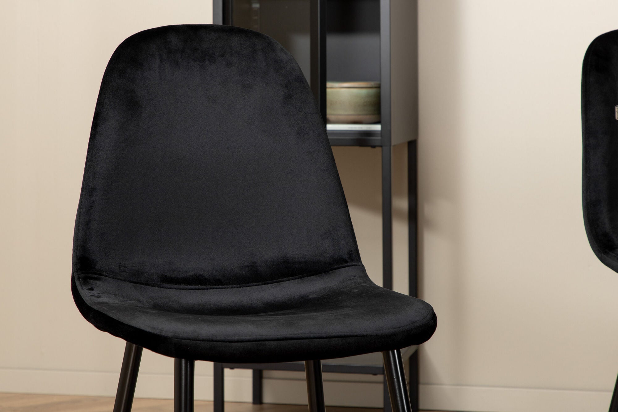Venture Home Bianca rund spisebord , Black Black Veneer+Polar Spisebordsstol , Black legs Black Velvet (ers√§tter 19902,888)_4