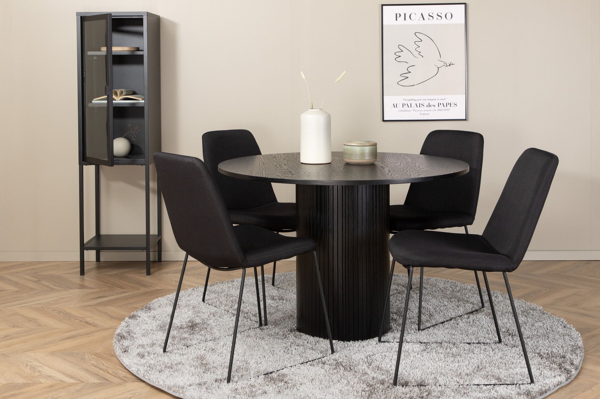 Venture Home Bianca rund spisebord , Black Black Veneer+Muce Spisebordsstol , Black Legs , Black Fabric_4