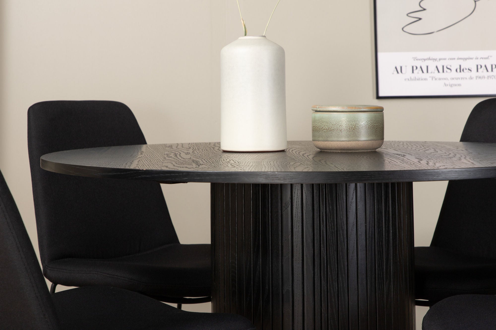 Venture Home Bianca rund spisebord , Black Black Veneer+Muce Spisebordsstol , Black Legs , Black Fabric_4