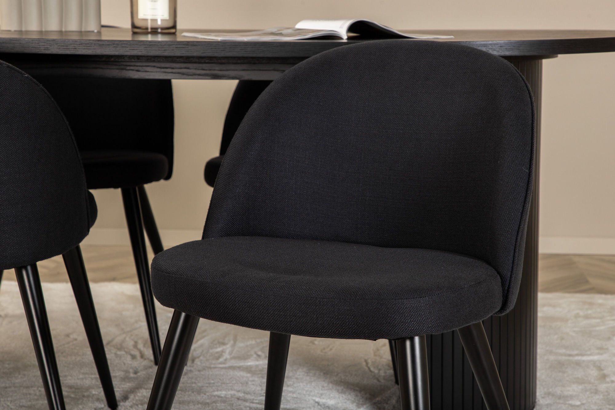 Venture Home Bianca Oval spisebord , Black Black Veneer+Velvet Dining Chiar , Black legs, Black Fabric_4