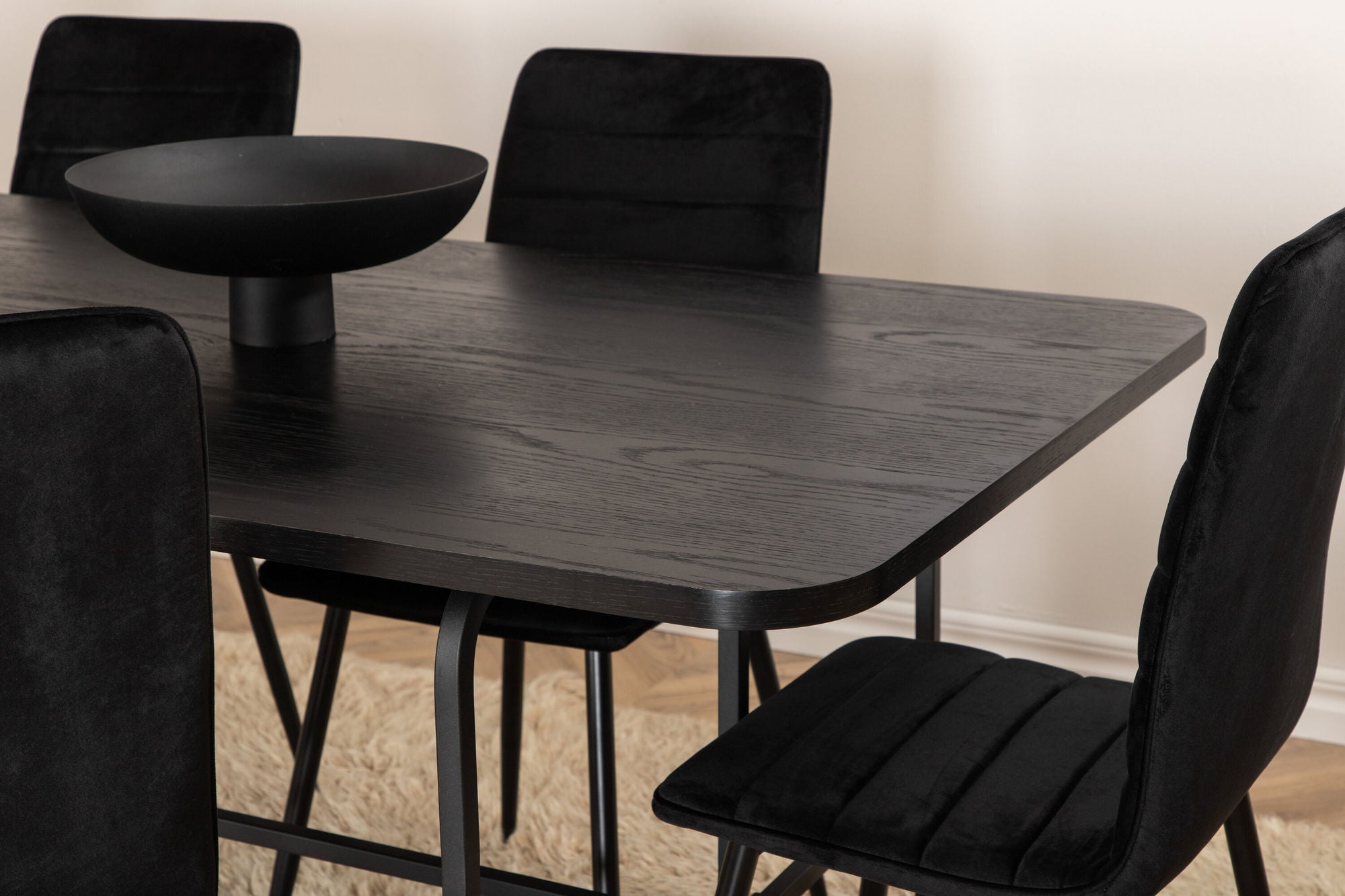 Venture Home Uno spisebord , Black Black Veneer+Windu Lyx stol , Black Black Velvet_6