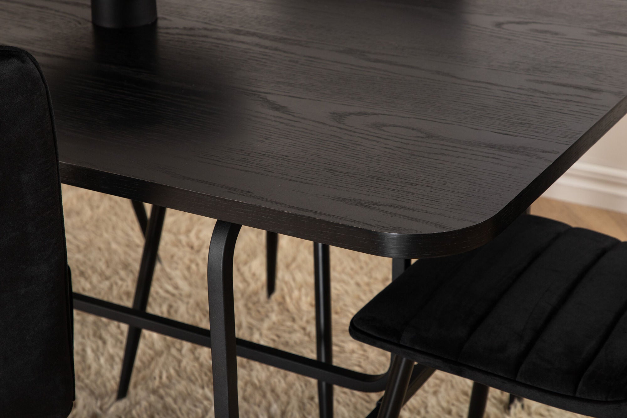Venture Home Uno spisebord , Black Black Veneer+Windu Lyx stol , Black Black Velvet_6
