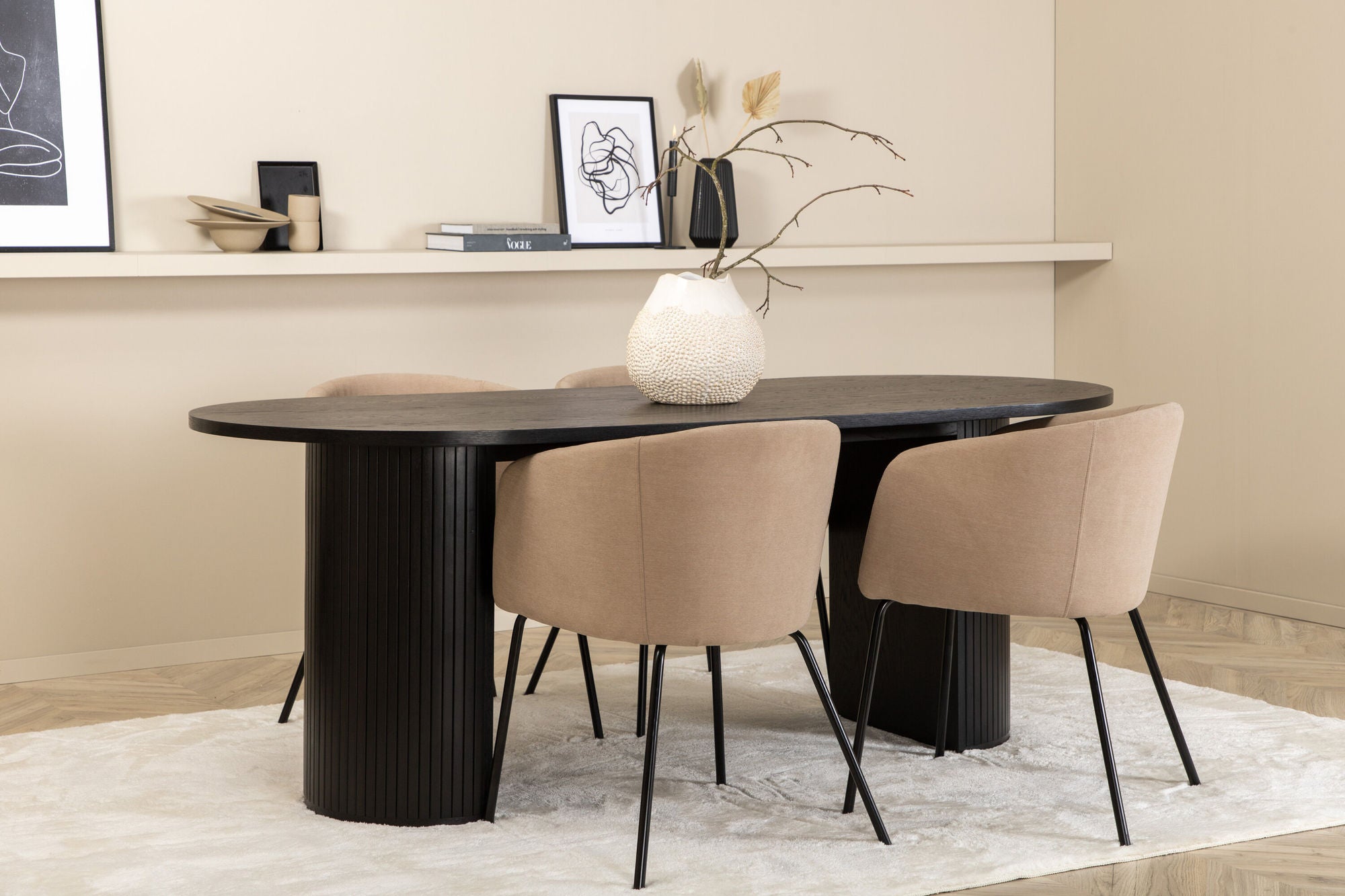 Venture Home Bianca Oval spisebord , Black Black Veneer+Berit stol , Black Beige Fabric (Polyester linen )_4