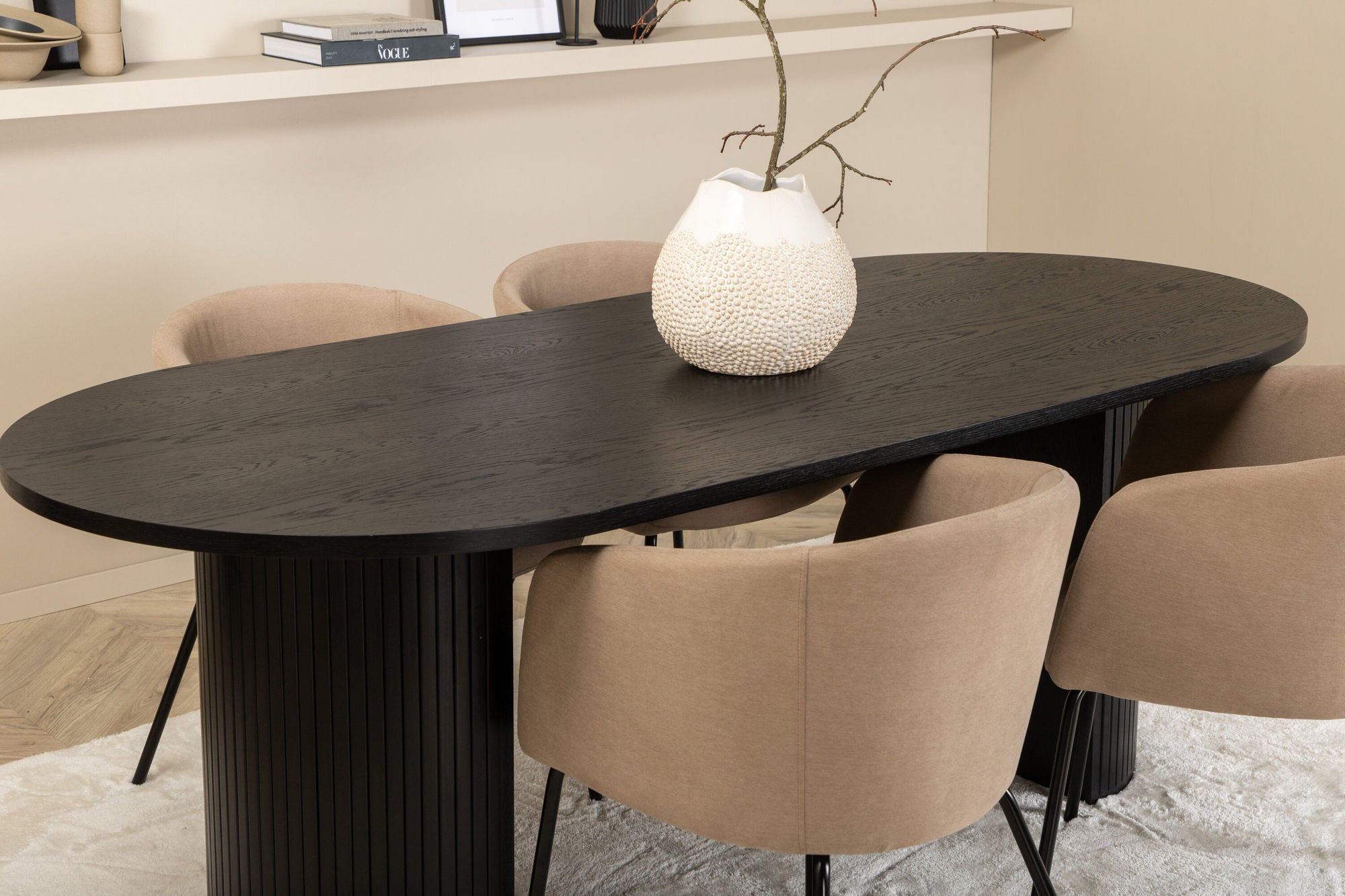 Venture Home Bianca Oval spisebord , Black Black Veneer+Berit stol , Black Beige Fabric (Polyester linen )_4