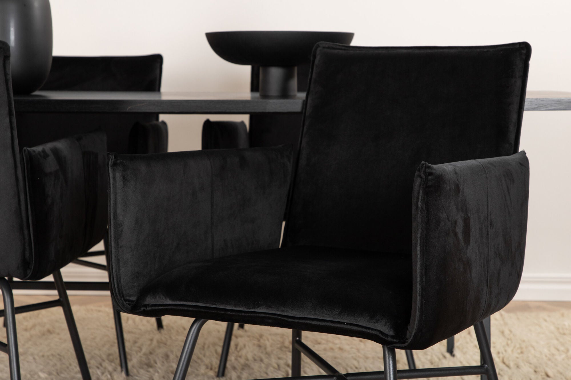 Venture Home Uno spisebord , Black Black Veneer+Petra stol , Black Black Velvet_4