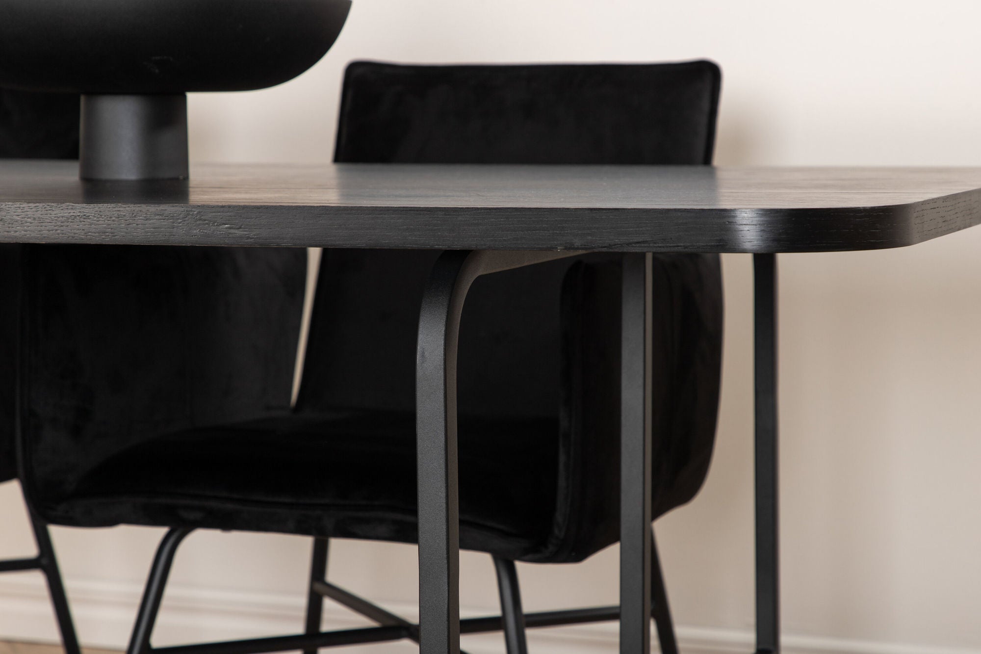 Venture Home Uno spisebord , Black Black Veneer+Petra stol , Black Black Velvet_4