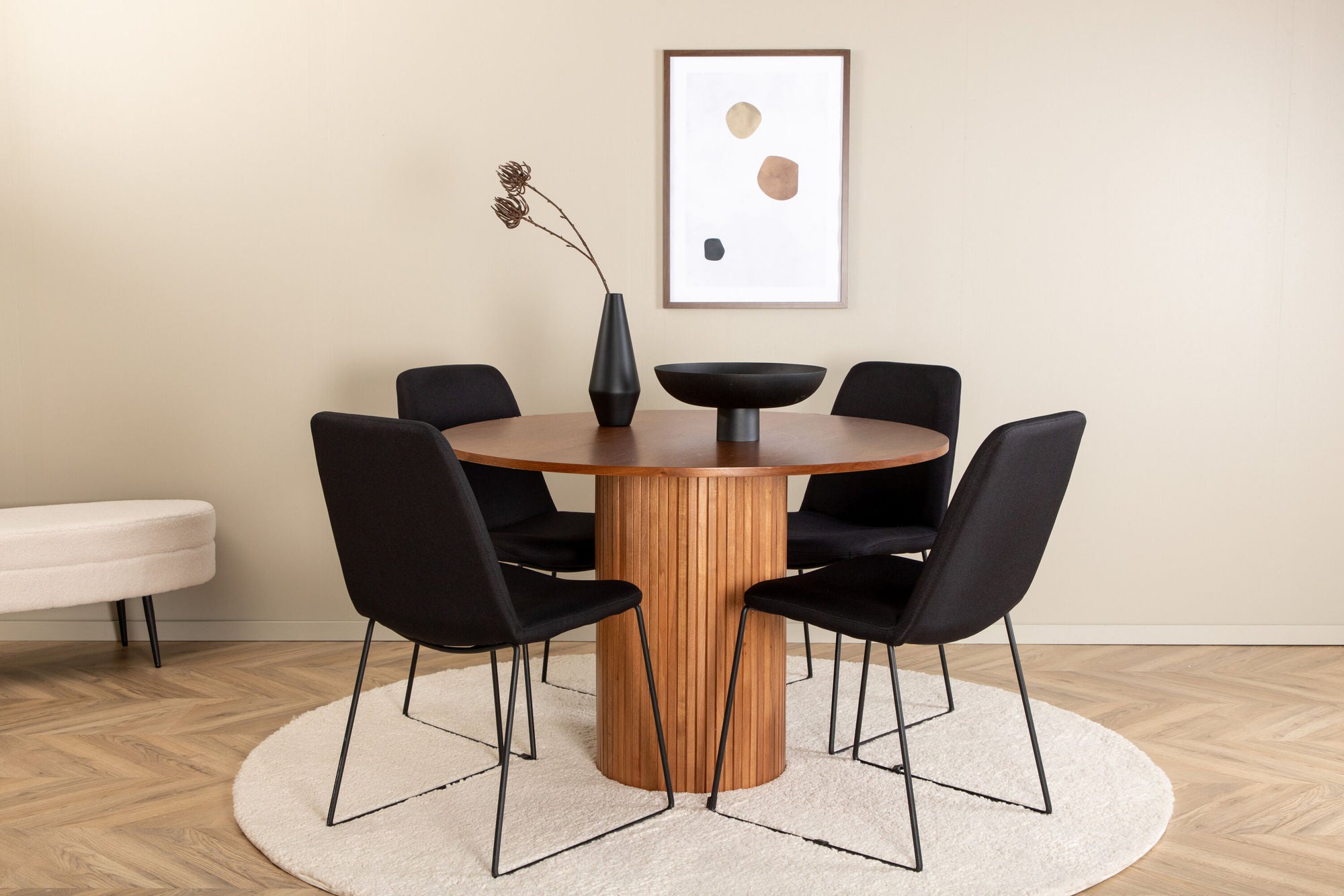 Venture Home Bianca rund spisebord - Walnut / Black Veneer+Muce Spisebordsstol - Black Legs - Black Fabric_4