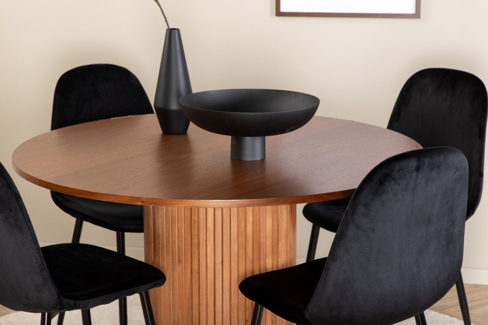 Venture Home Bianca rund spisebord - Walnut / Black Veneer+Polar Spisebordsstol - Black legs / Black Velvet (ersätter 19902-888)_4