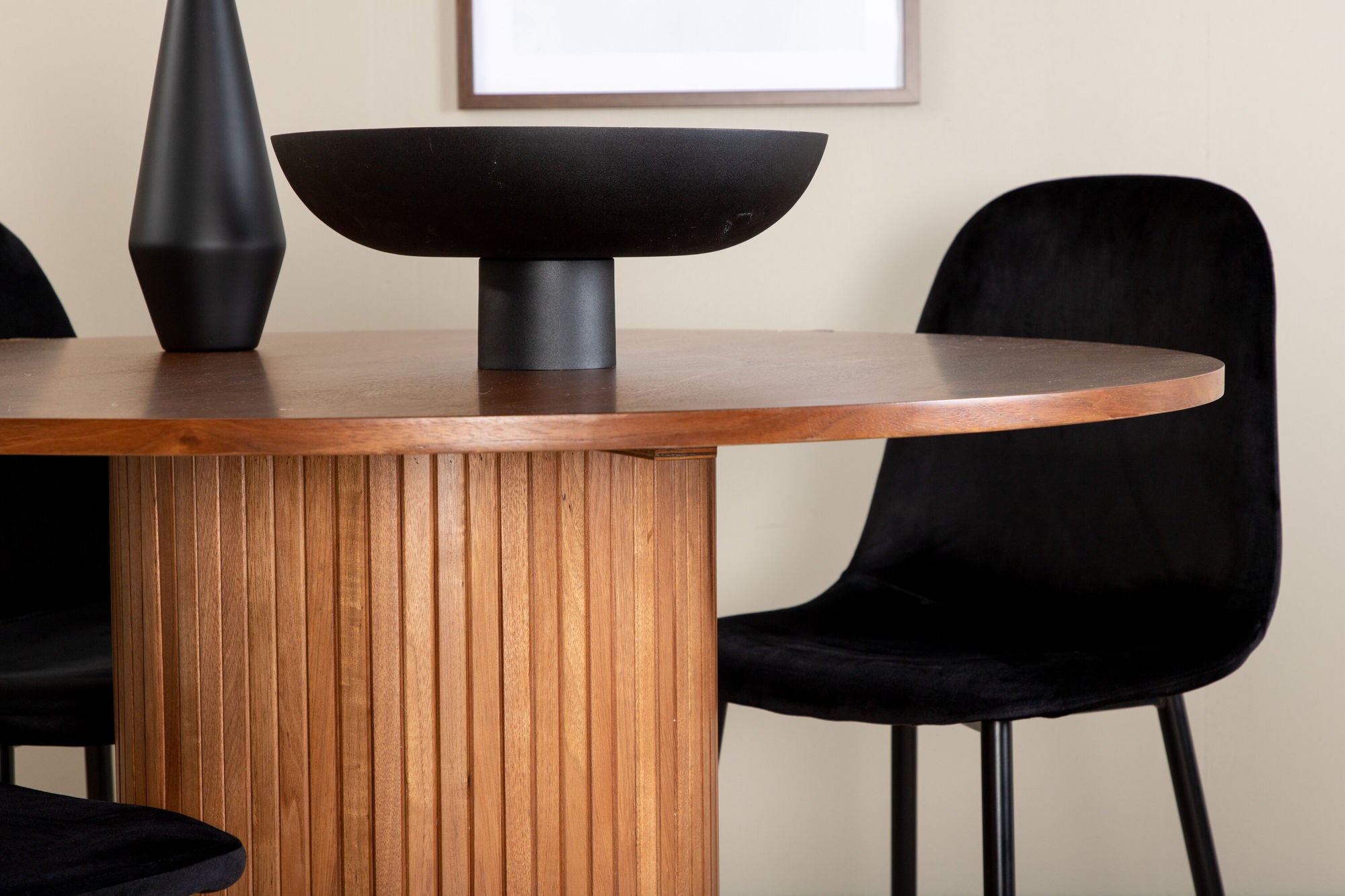 Venture Home Bianca rund spisebord - Walnut / Black Veneer+Polar Spisebordsstol - Black legs / Black Velvet (ersätter 19902-888)_4