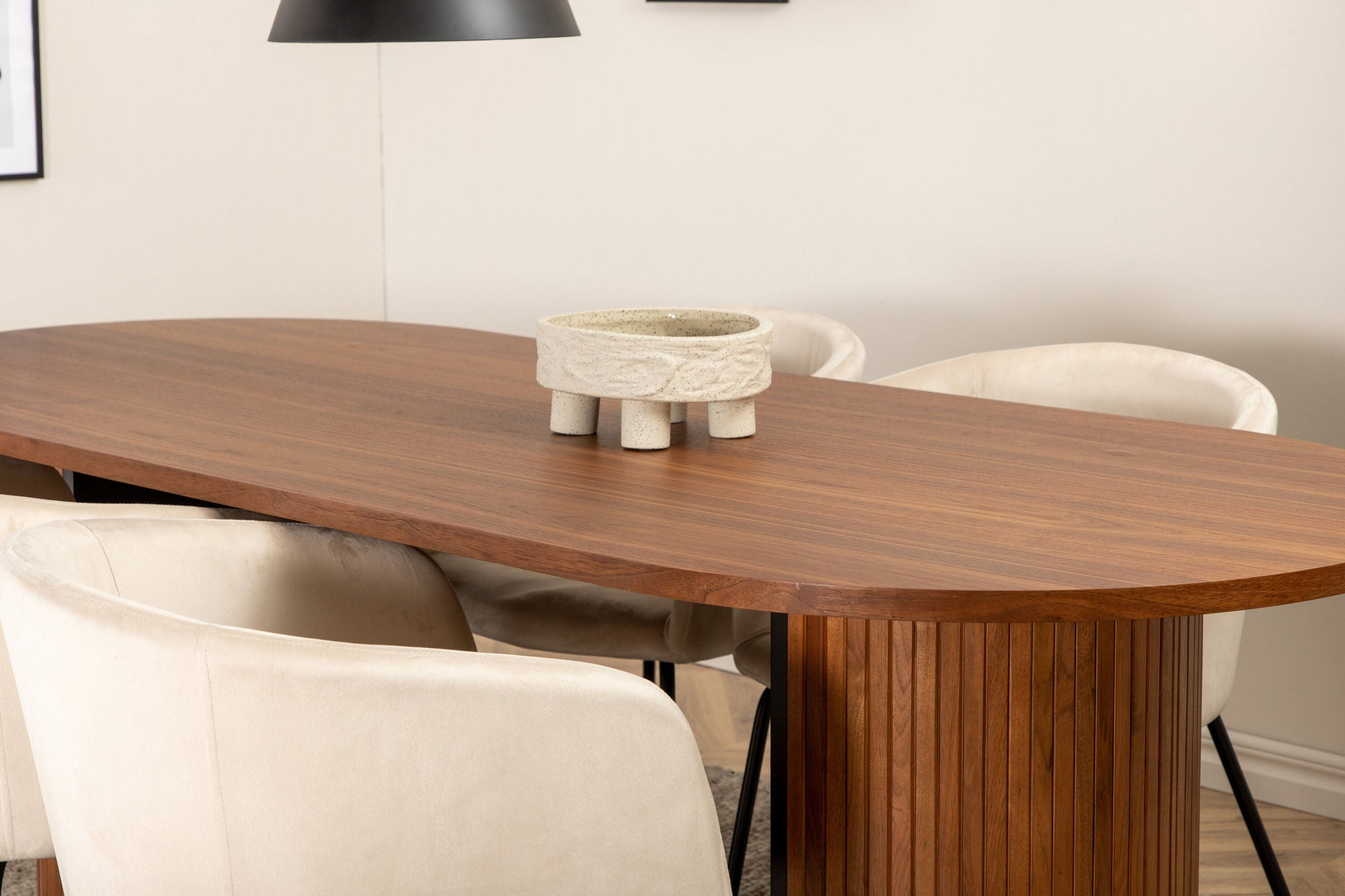 Venture Home Bianca Oval spisebord , Walnut Black Veneer+Berit stol , Black Beige Velvet_4