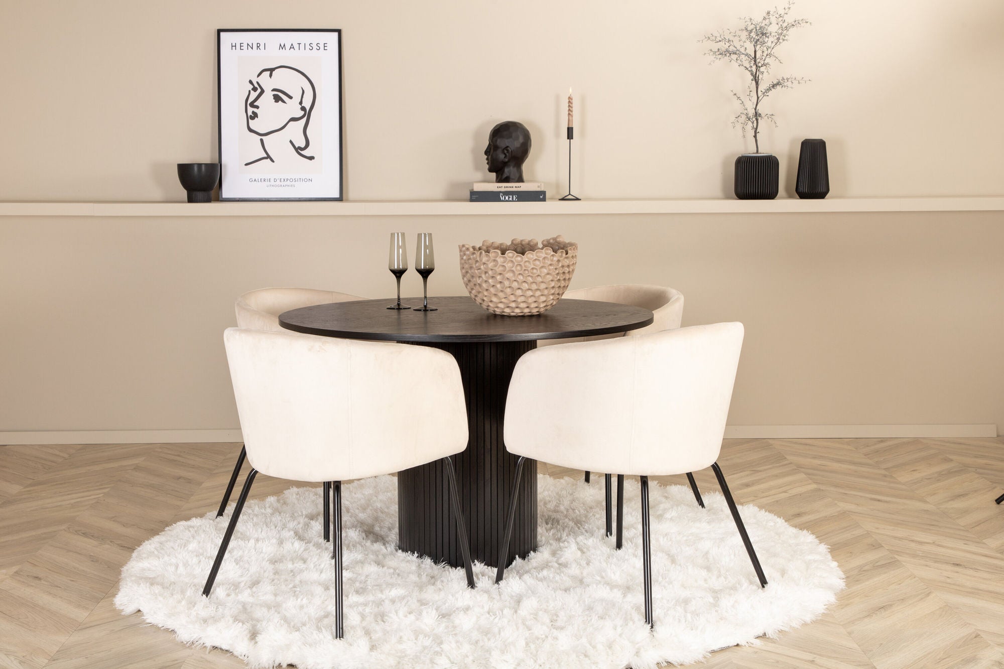 Venture Home Bianca rund spisebord - Black / Black Veneer+Berit stol - Black / Beige Velvet_4
