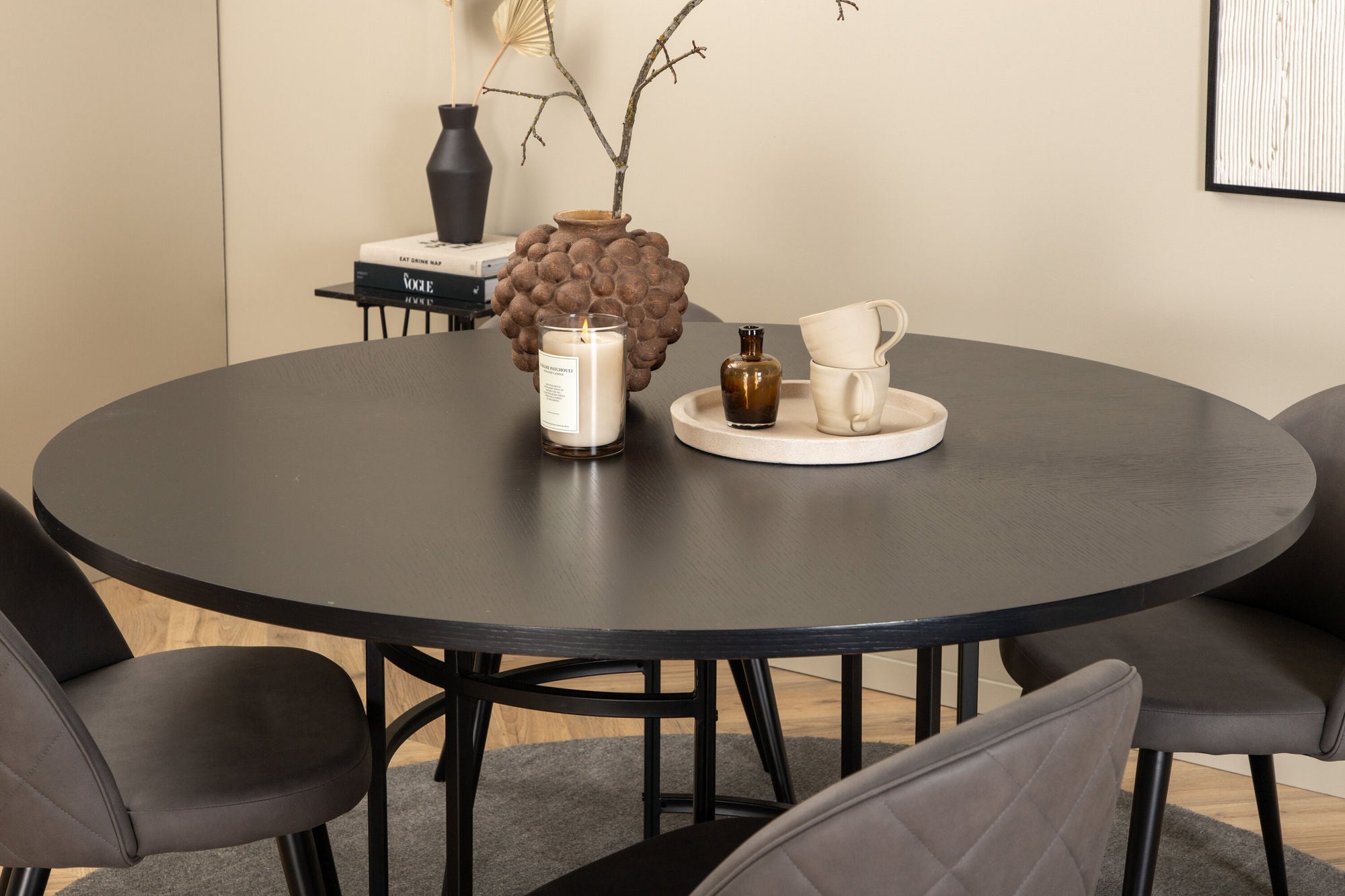Venture Home Copenhagen - spisebord round - Black / Black+Velvet Stitches stol - Black / Grey Micro Fibre_4