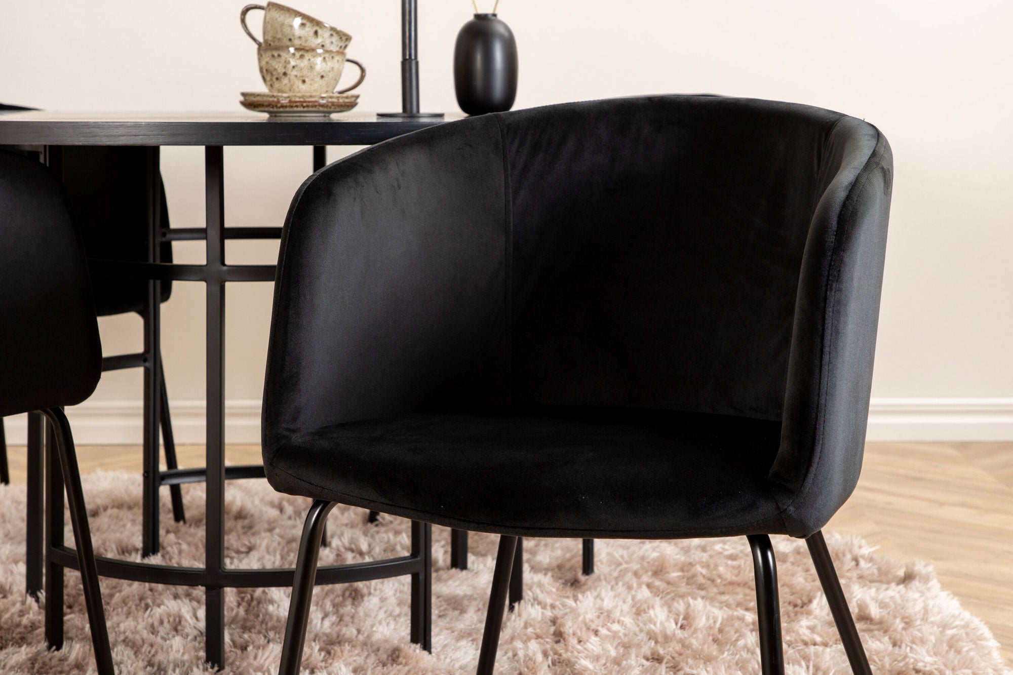 Venture Home Copenhagen - spisebord round - Black / Black+Berit stol - Black / Black Velvet_4
