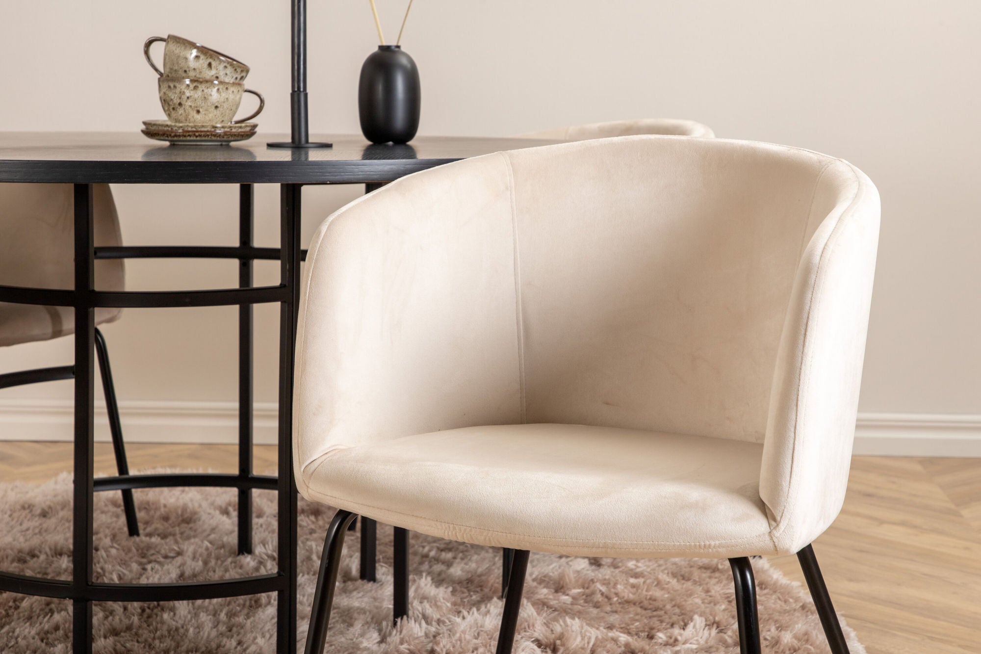 Venture Home Copenhagen - spisebord round - Black / Black+Berit stol - Black / Beige Velvet_4
