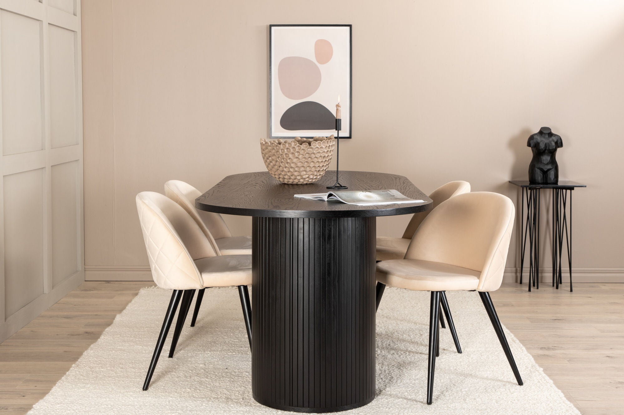 Venture Home Bianca Oval spisebord - Black / Black Veneer+Velvet Stitches stol - Black / Beige Velvet_4