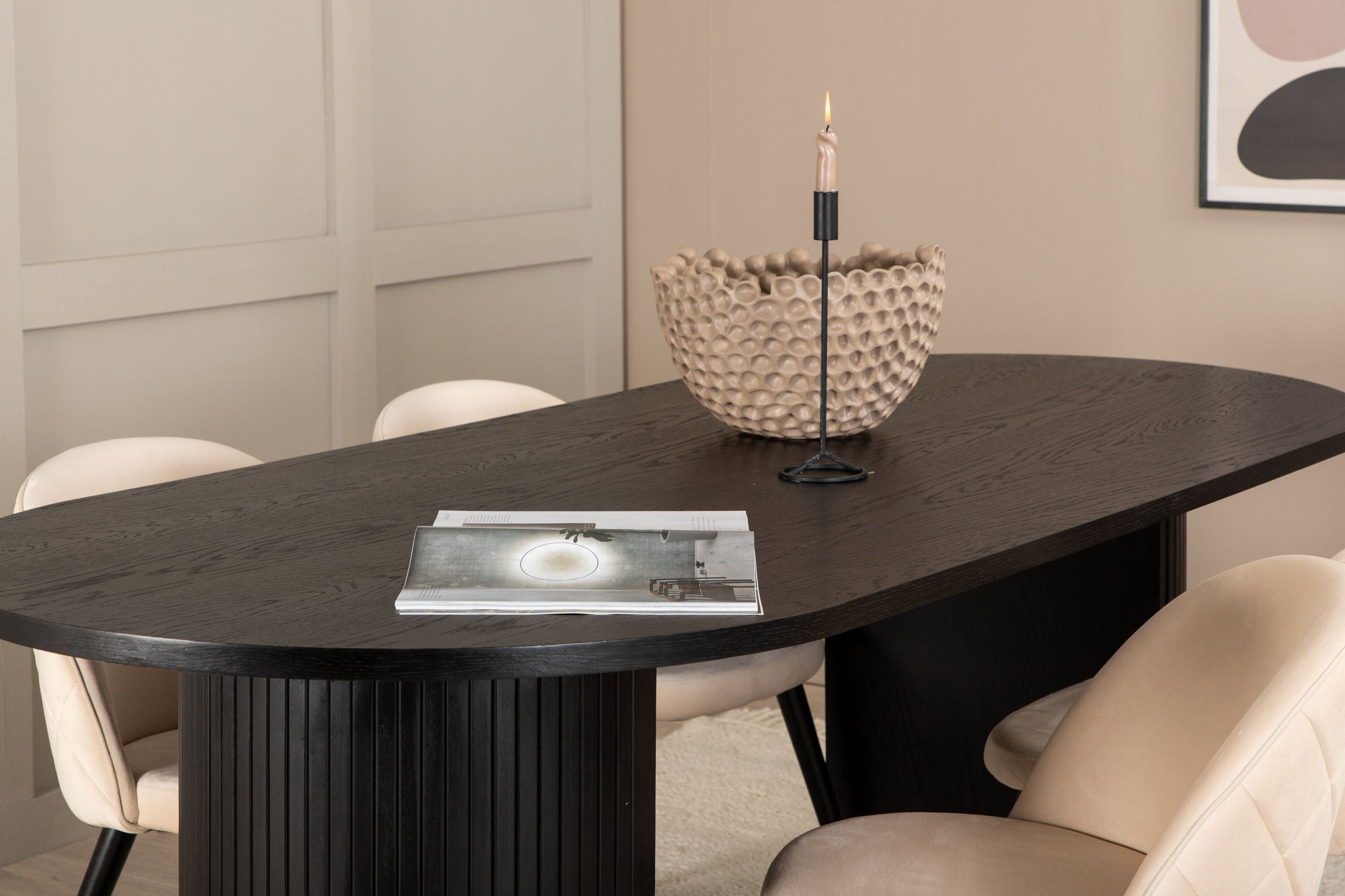 Venture Home Bianca Oval spisebord - Black / Black Veneer+Velvet Stitches stol - Black / Beige Velvet_4