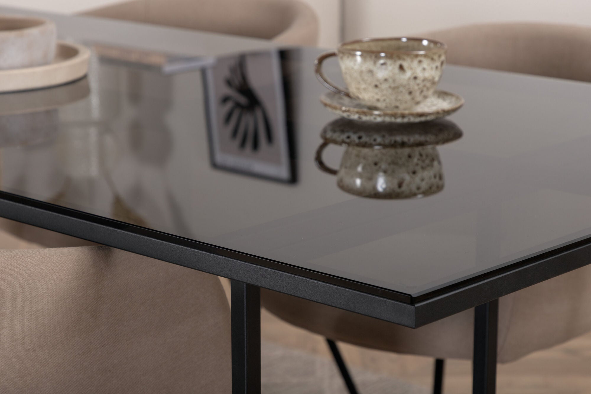 Venture Home Leif spisebord - Black / Black smoked smoked Glass+Berit stol - Black / Beige Fabric (Polyester linen )_4