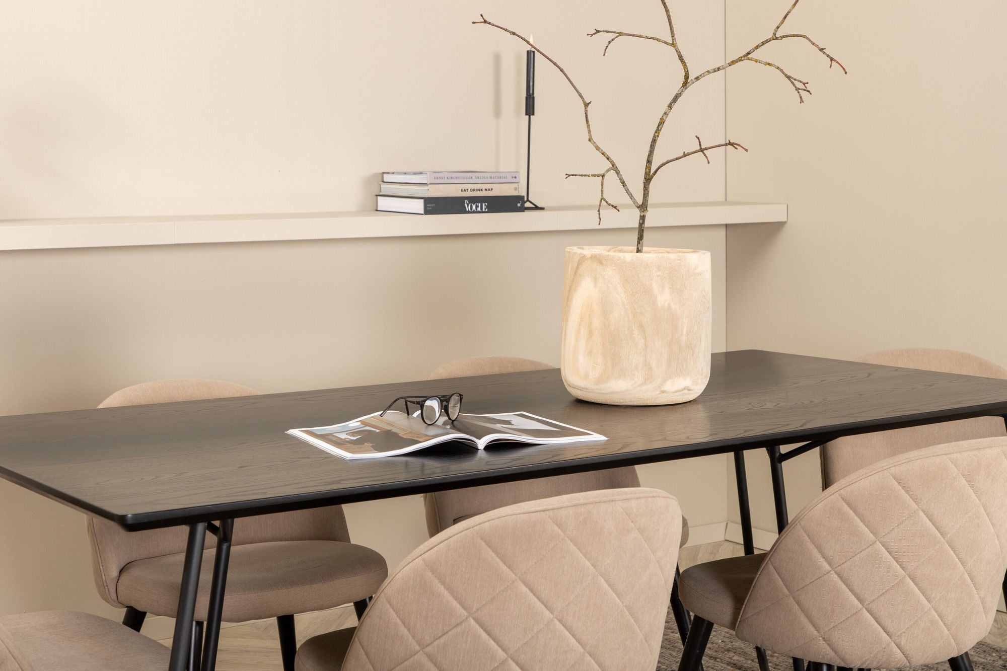 Venture Home Petra spisebord - Black / Black Veneer+Velvet Stitches stol - Black / Beige Fabric (Polyester linen )_6