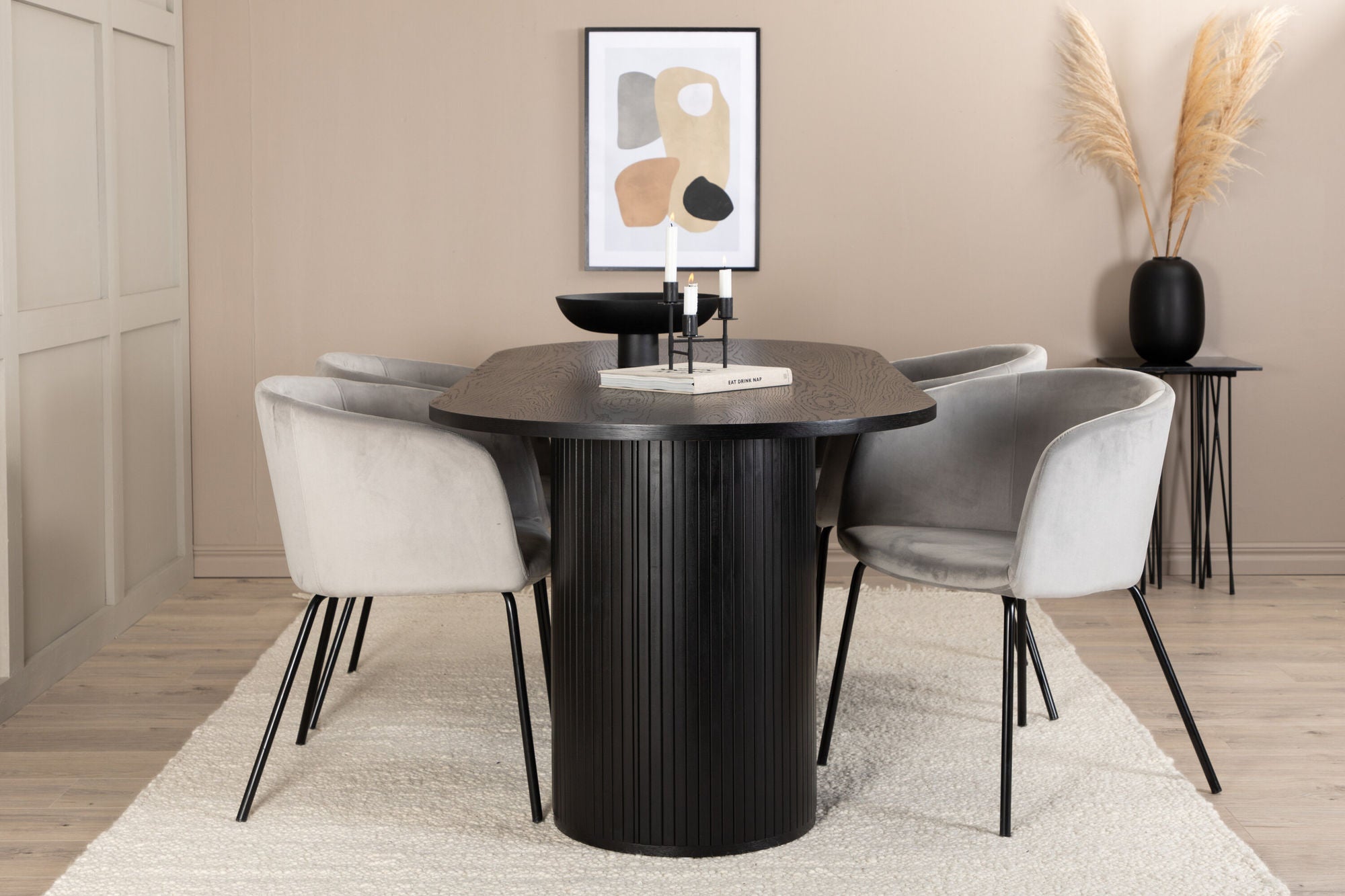 Venture Home Bianca Oval spisebord - Black / Black Veneer+Berit stol - Black / Light Grey Velvet_4