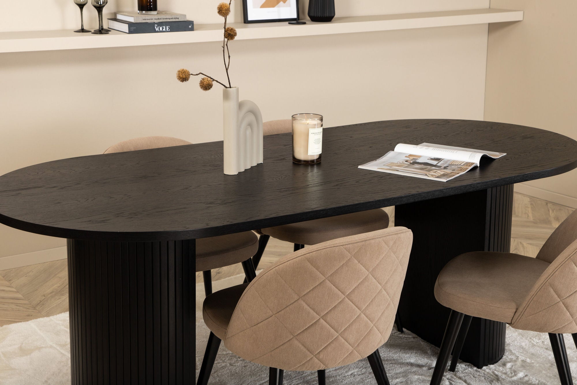 Venture Home Bianca Oval spisebord - Black / Black Veneer+Velvet Stitches stol - Black / Beige Fabric (Polyester linen )_4
