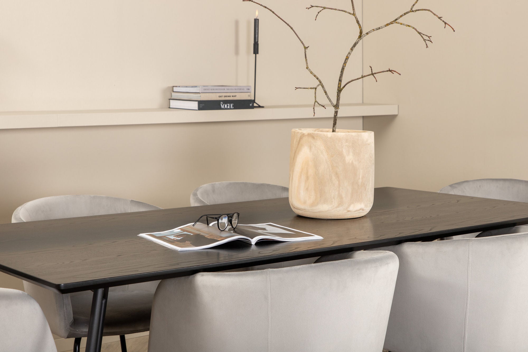 Venture Home Petra spisebord - Black / Black Veneer+Berit stol - Black / Light Grey Velvet_6
