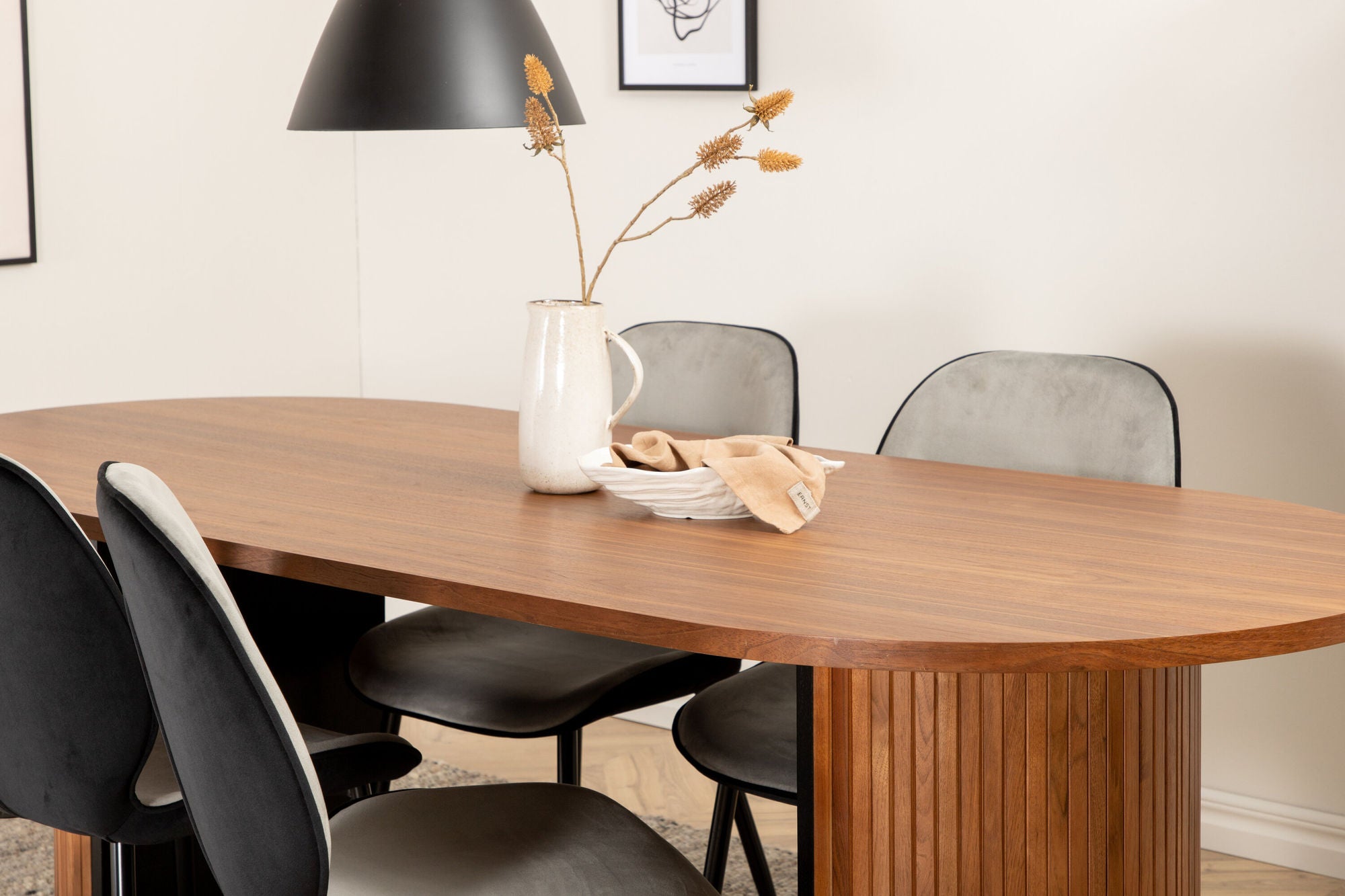 Venture Home Bianca Oval spisebord , Walnut Black Veneer+Emma stol , Black Black and Light Grey Black Velvet in Back Grey Velvet in front_4
