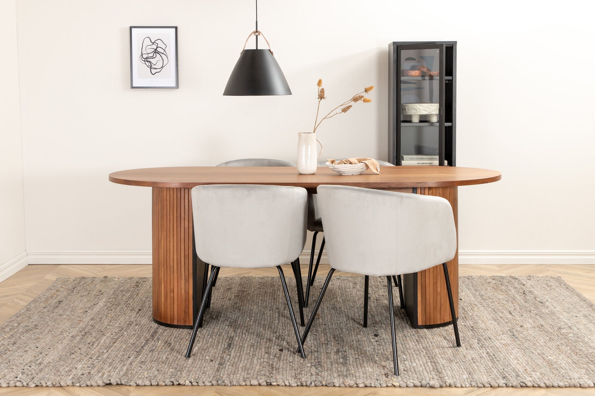 Venture Home Bianca Oval spisebord , Walnut Black Veneer+Berit stol , Black Light Grey Velvet_4