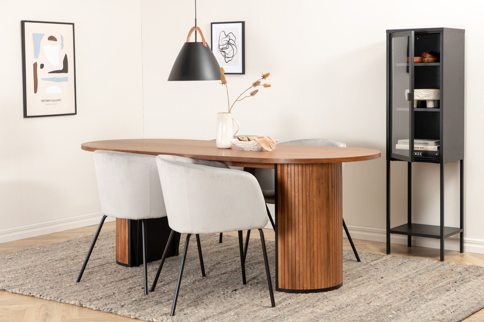 Venture Home Bianca Oval spisebord , Walnut Black Veneer+Berit stol , Black Light Grey Velvet_4