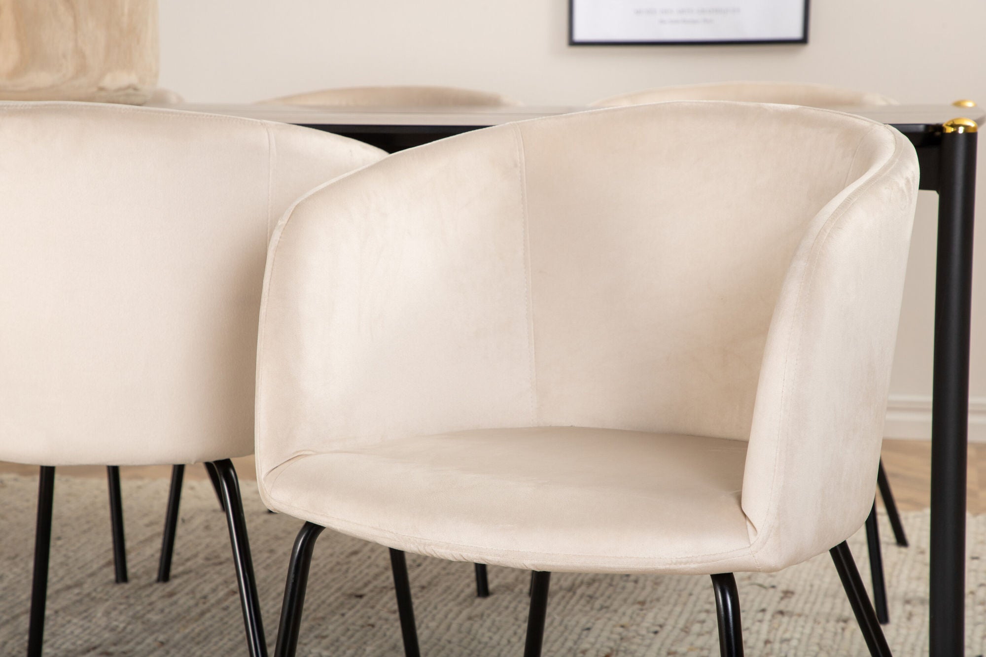 Venture Home Pelle spisebord - Black / black Black+Berit stol - Black / Beige Velvet_6