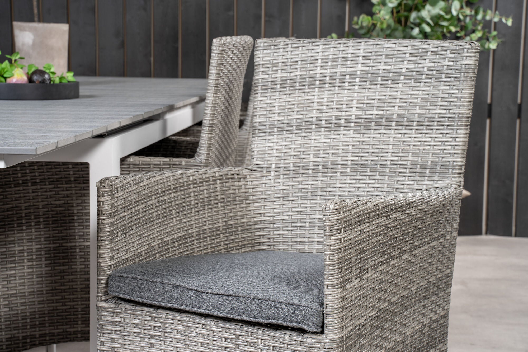 Venture Home Levels bord 229/310 - White/Grey - Malin Armchair - Grey/Grey 8