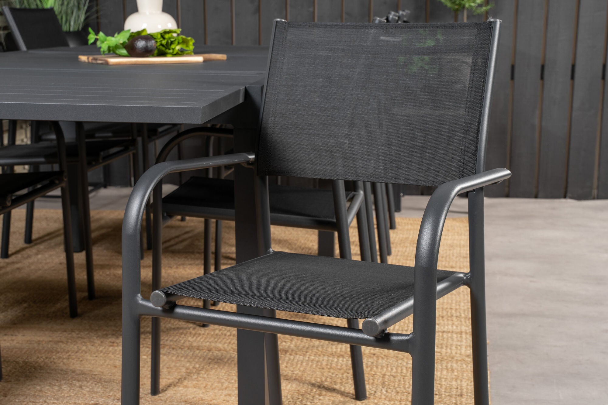 Venture Home Marbella bord 160/240 - Black/Black - Santorini Arm stol (Stackable) - Black alu / Black Textilene 8