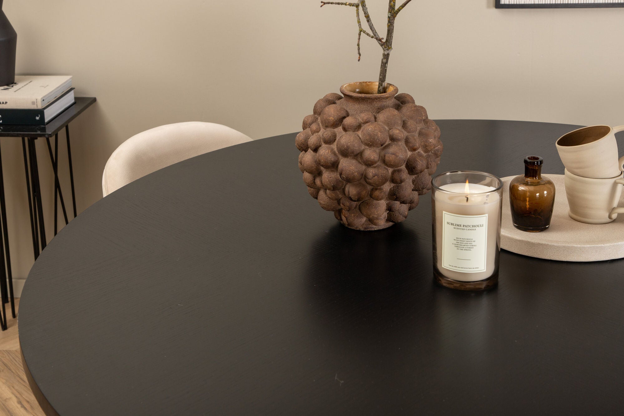 Venture Home Copenhagen - spisebord round - Black / Black+Velvet Stitches stol - Black / Beige Velvet_4