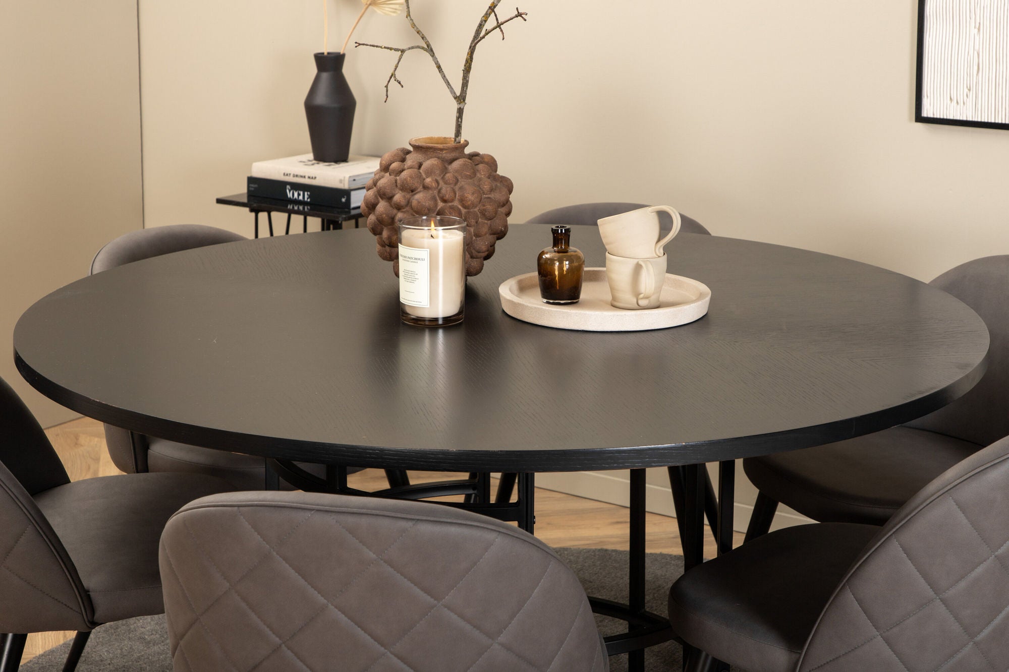 Venture Home Copenhagen - spisebord round - Black / Black+Velvet Stitches stol - Black / Grey Micro Fibre_6